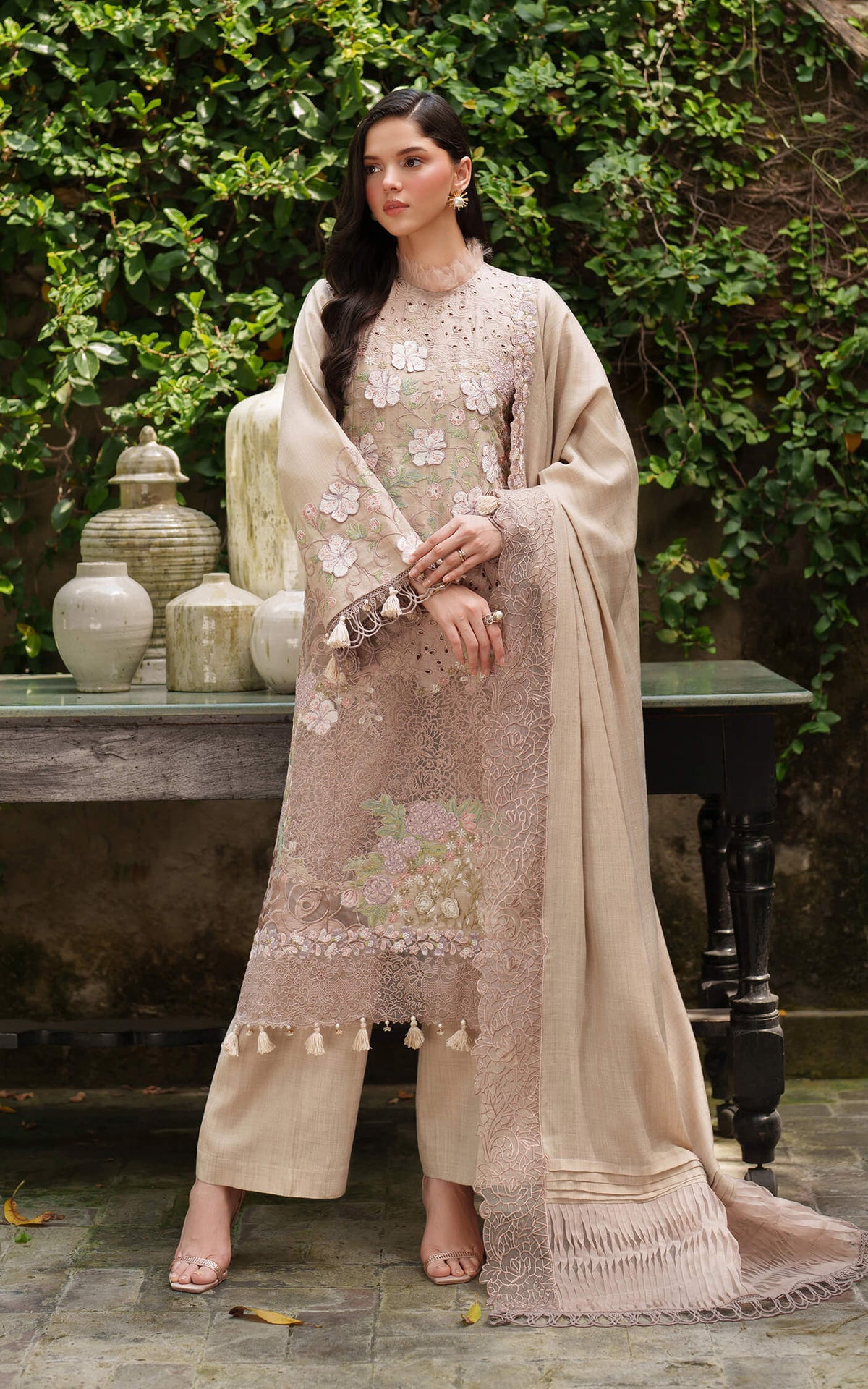 Blanc LWC25-03 | 3pcs Embroidered Stitched Suit