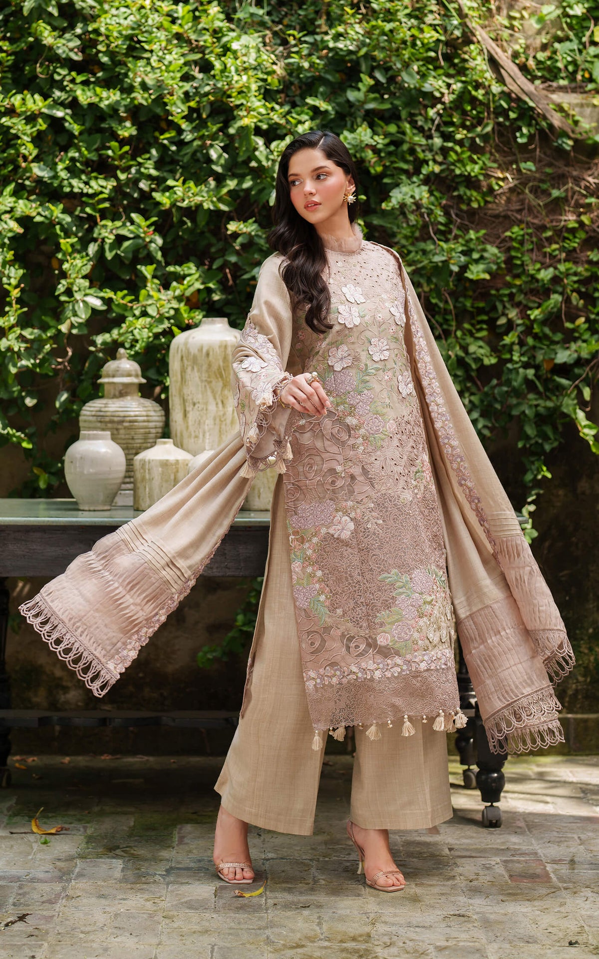 Blanc LWC25-03 | 3pcs Embroidered Stitched Suit