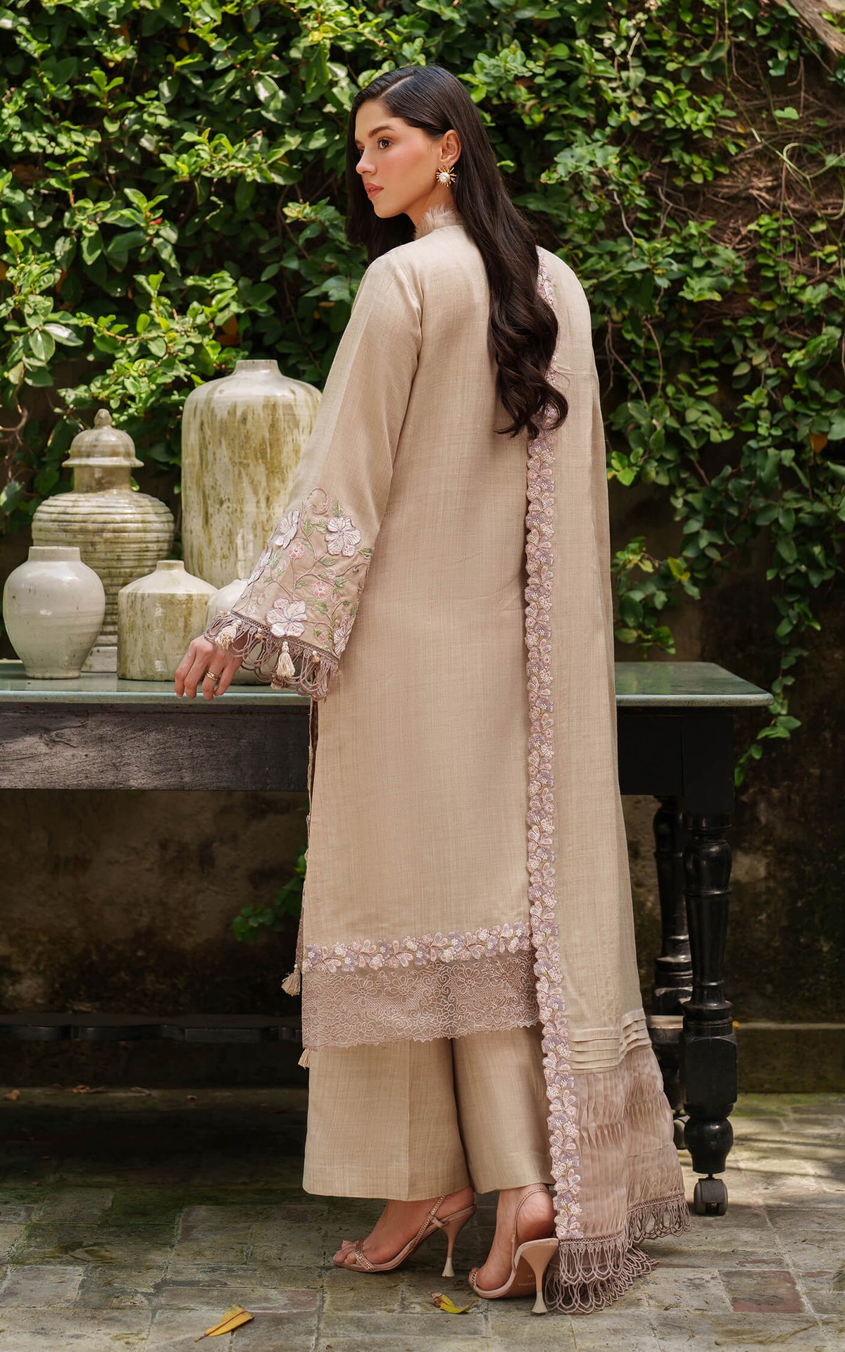 Blanc LWC25-03 | 3pcs Embroidered Stitched Suit