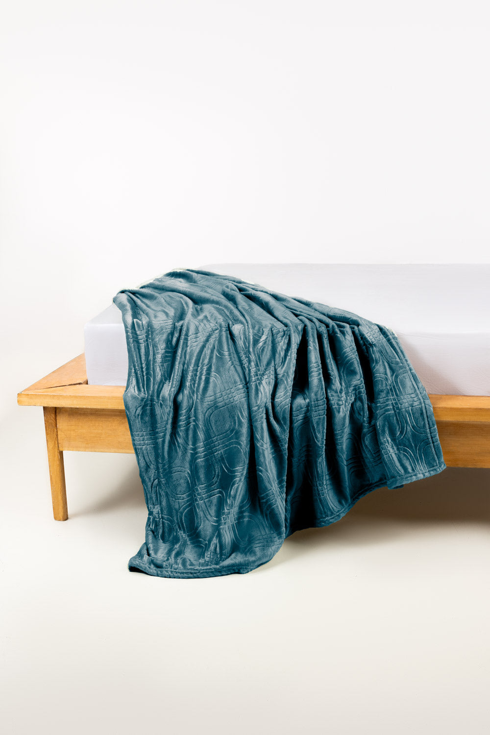 BlueBird Embossed Single Ply Fleece Throw