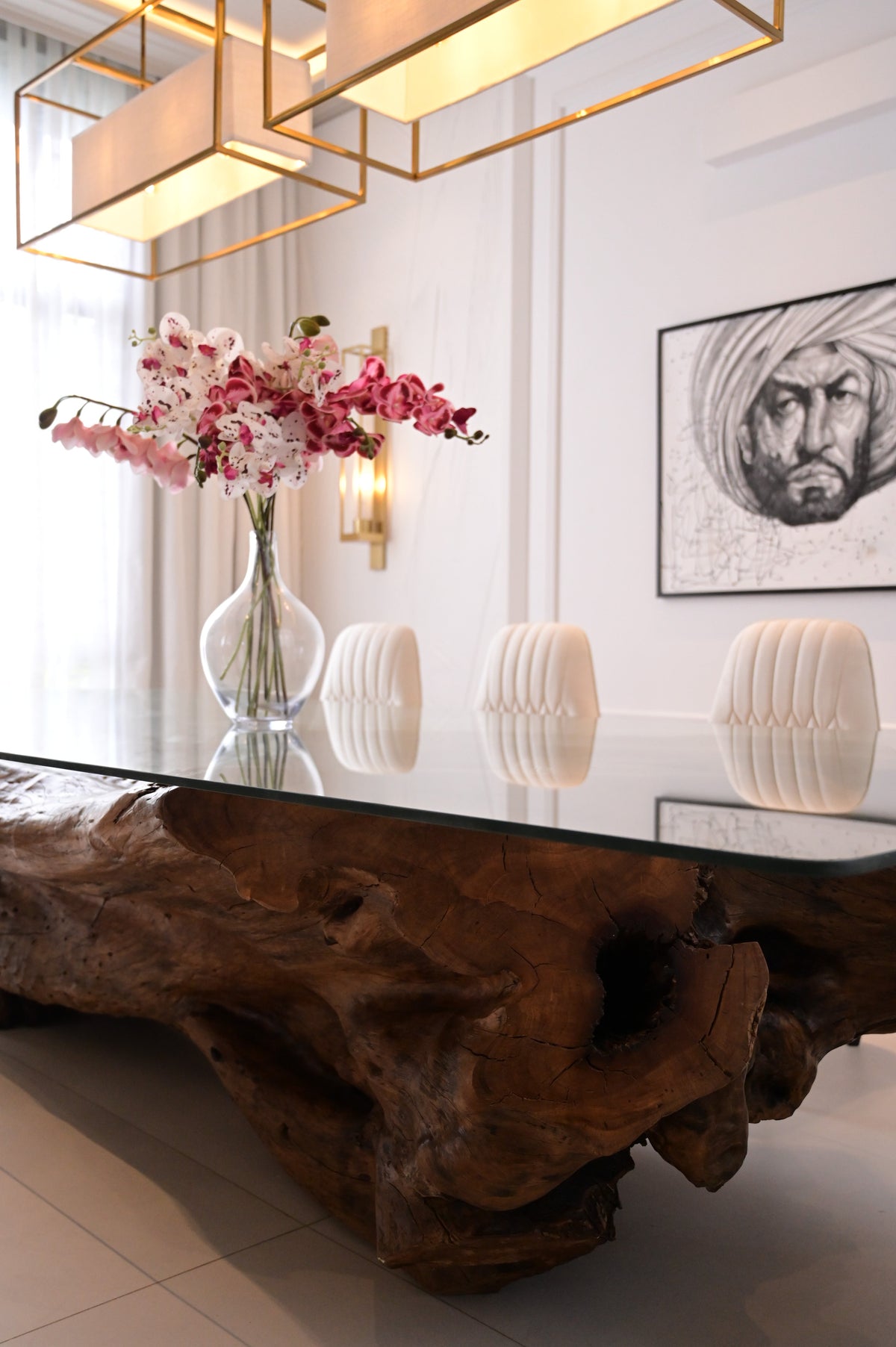 Partal tree trunk Dining table