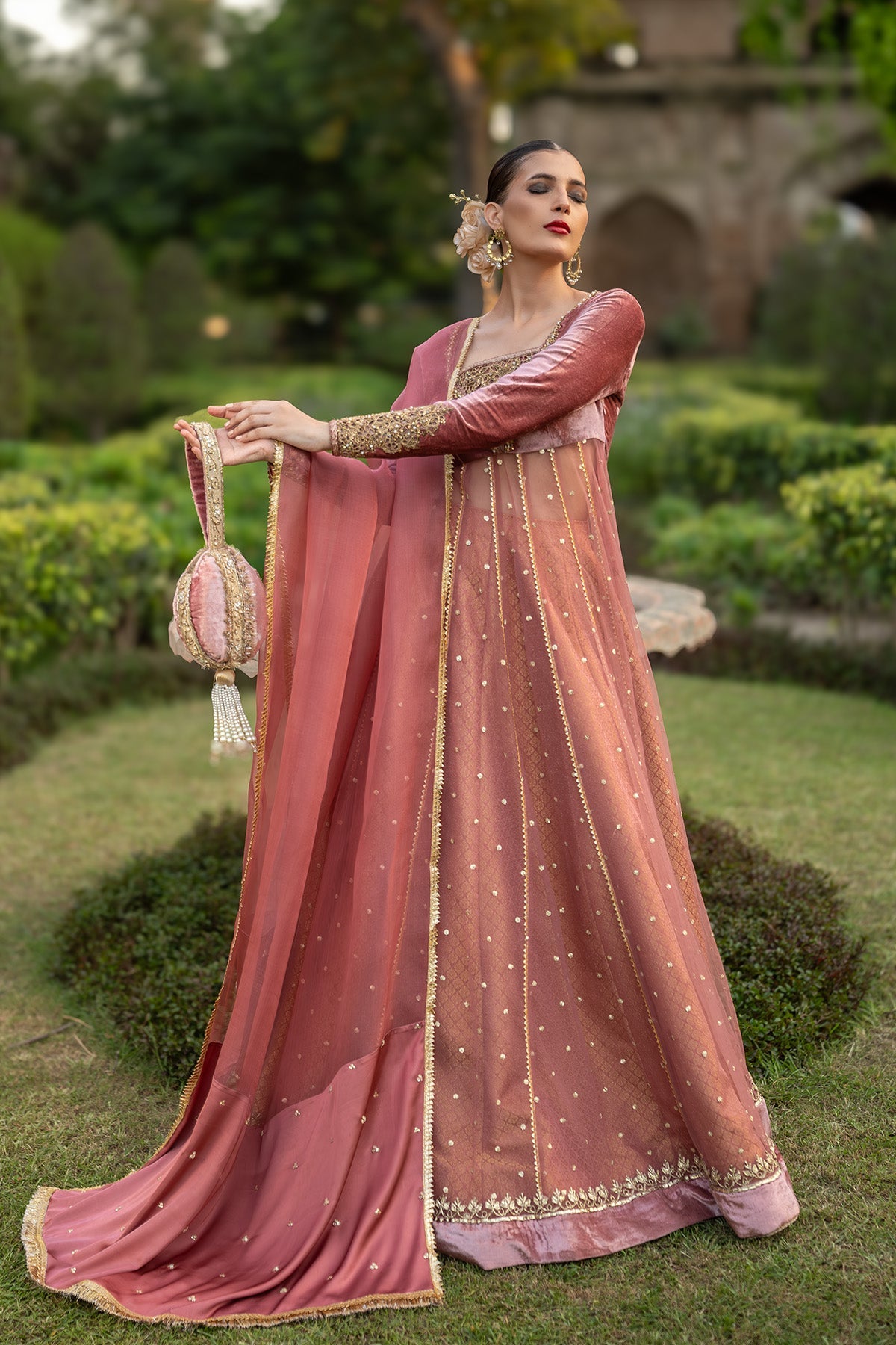 https://cdn.shopify.com/s/files/1/0742/2718/8017/files/CBV-D-02-25-1Dupatta.jpg?v=1761652942