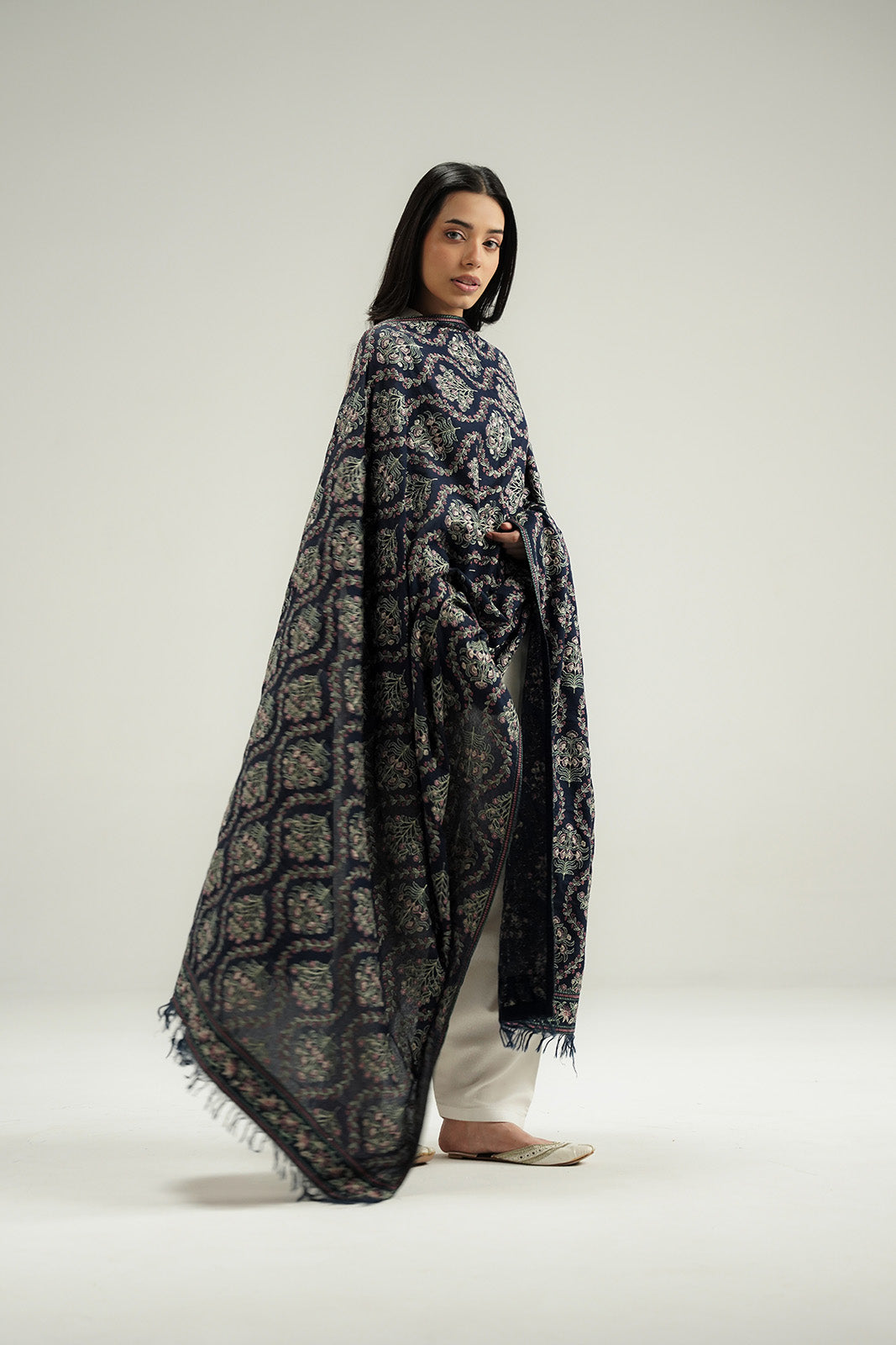 1 Piece Lawn Karandi Embroidered Shawl (CH0093)