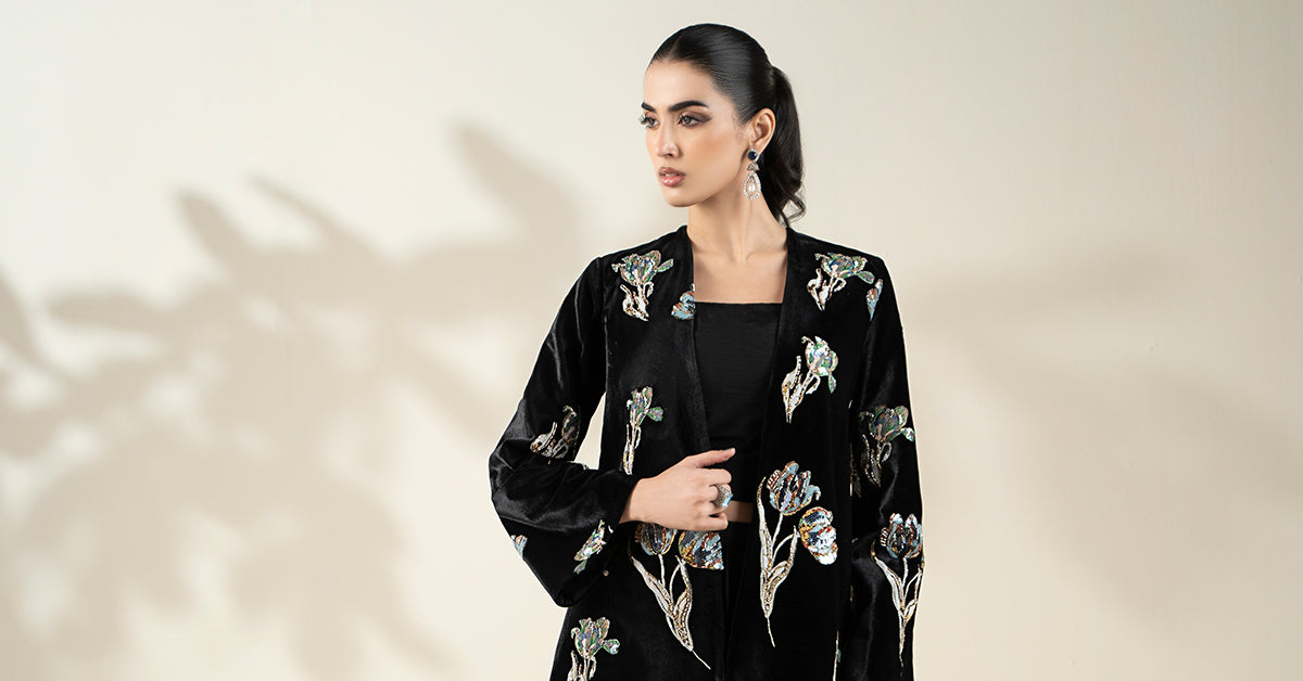 https://cdn.shopify.com/s/files/1/0620/8788/9062/files/CH2507Black_S.jpg?v=1765788436