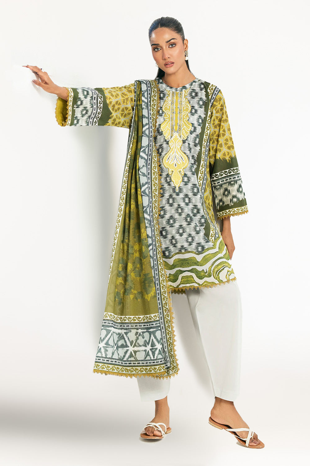 3 Piece Printed Lawn Suit With Embroidered Organza Neckline
