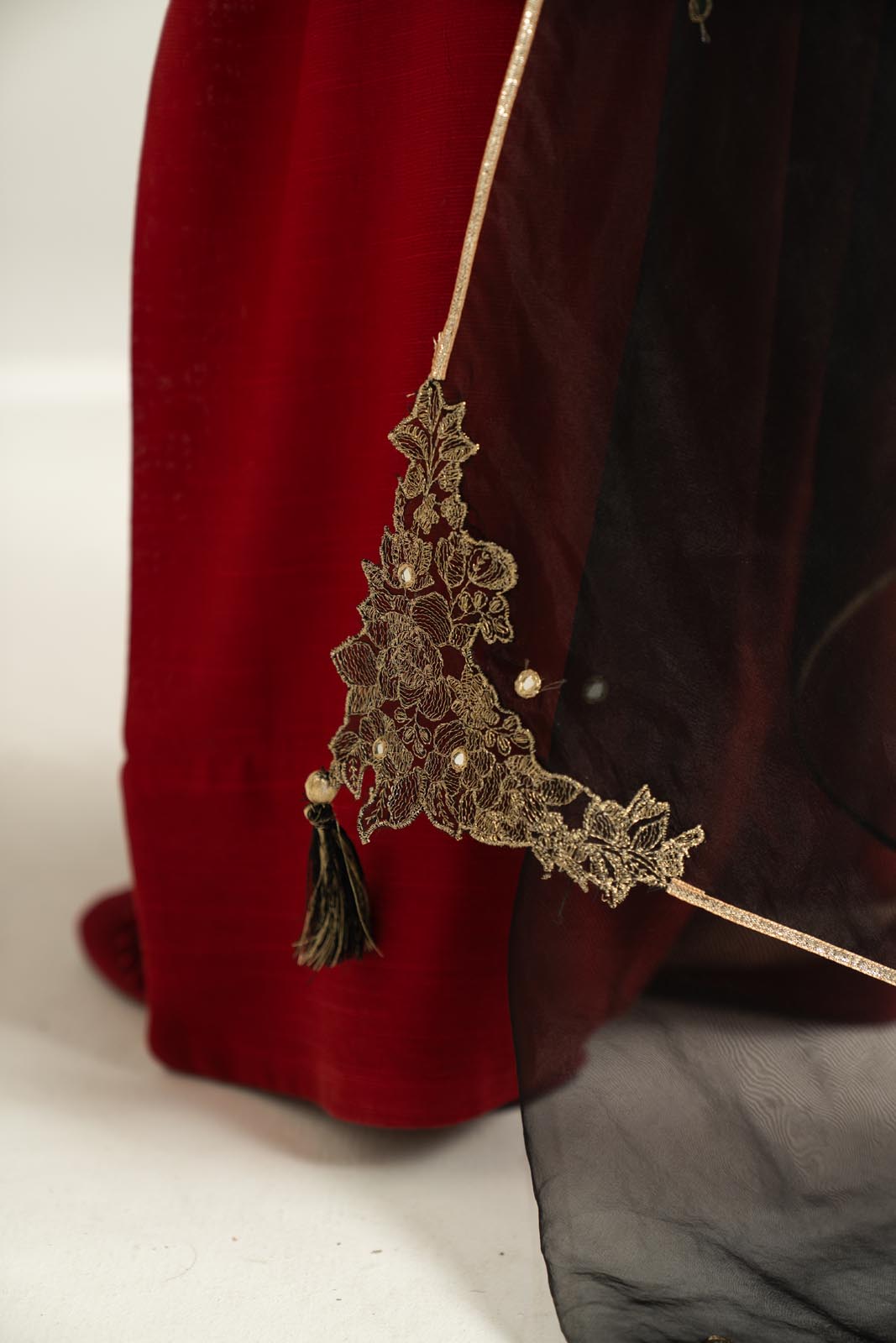 1 Piece Synthetic Organza Embroidered Stole (CO0037)