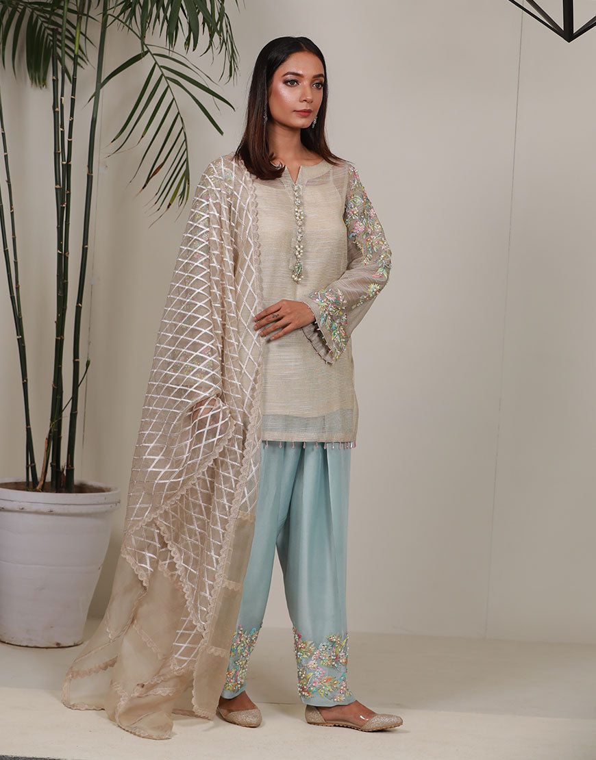 faiza saqlain