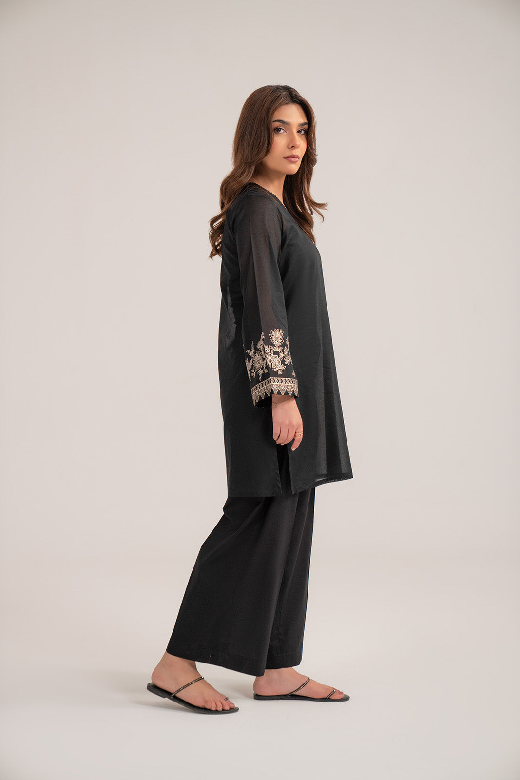 2 Piece Lawn Embroidered Suit (CP0395)