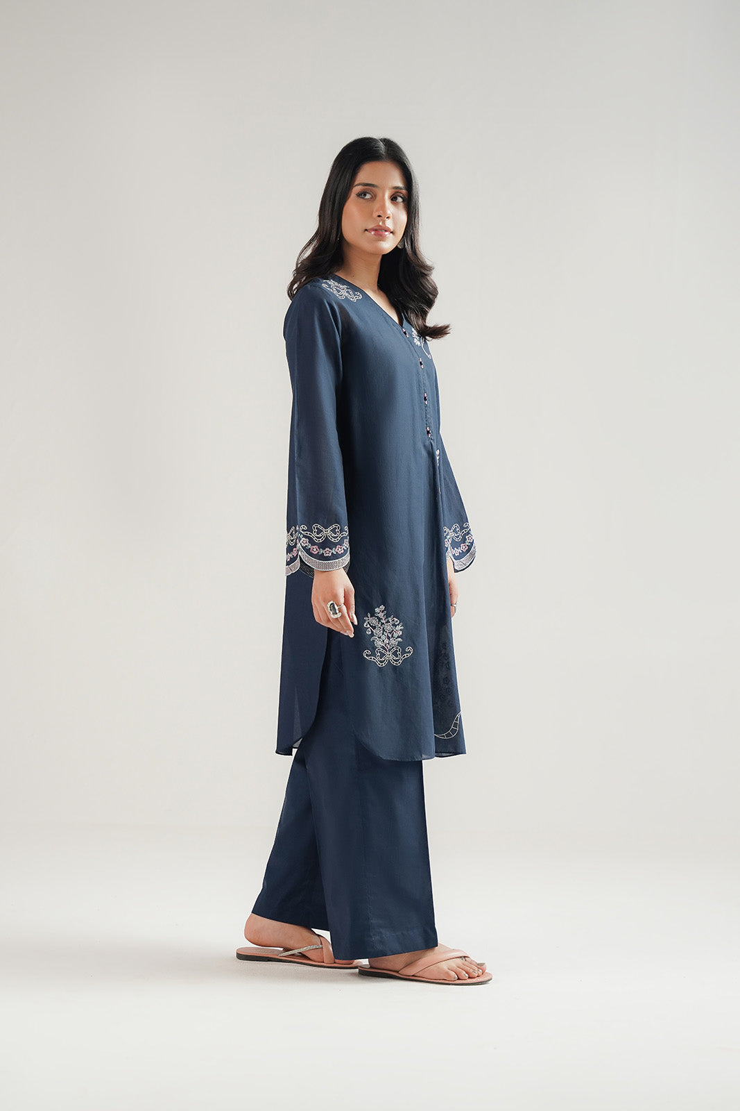 2 Piece Lawn Embroidered Suit (CP0481)