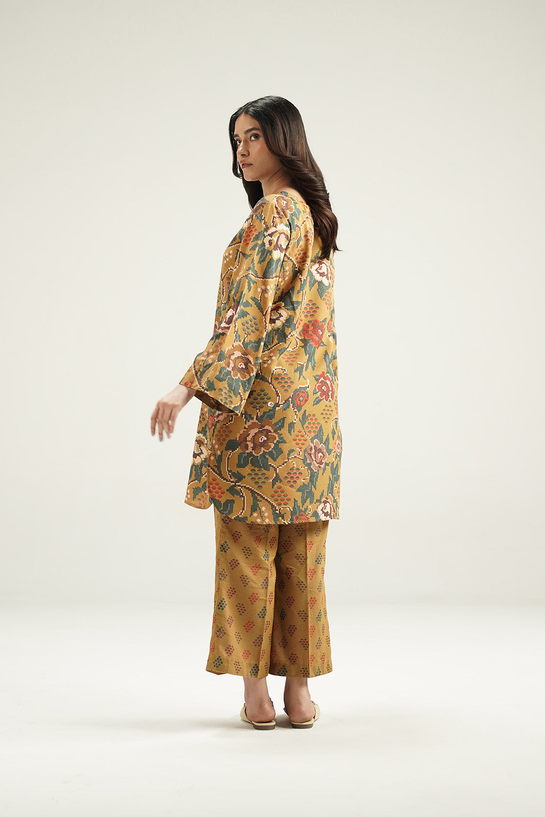 2 Piece Printed Lawn Karandi Printed Suit (CP0534)