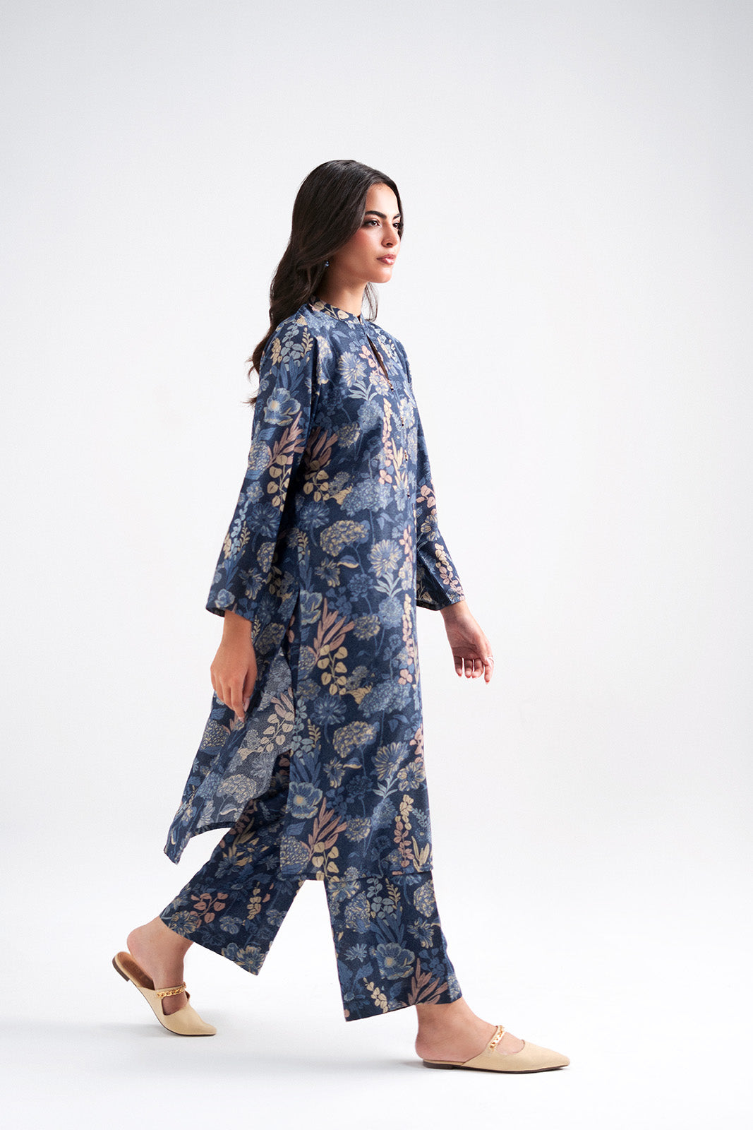2 Piece Printed Lawn Karandi Printed Suit (CP0545)
