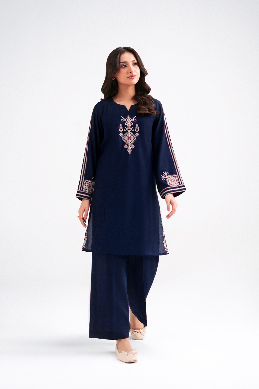 2 Piece Lawn Karandi Embroidered Suit (CP0604)