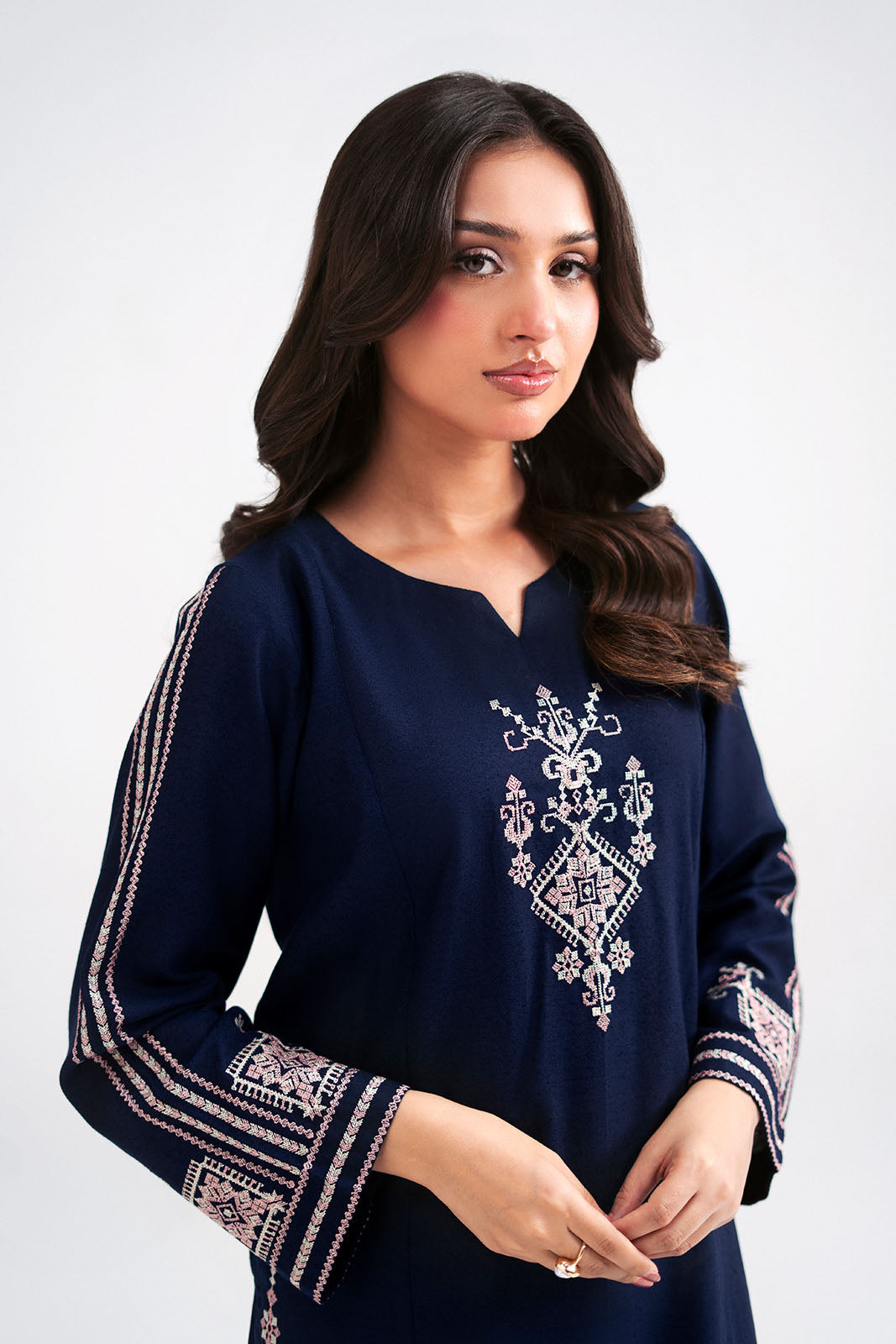 2 Piece Lawn Karandi Embroidered Suit (CP0604)