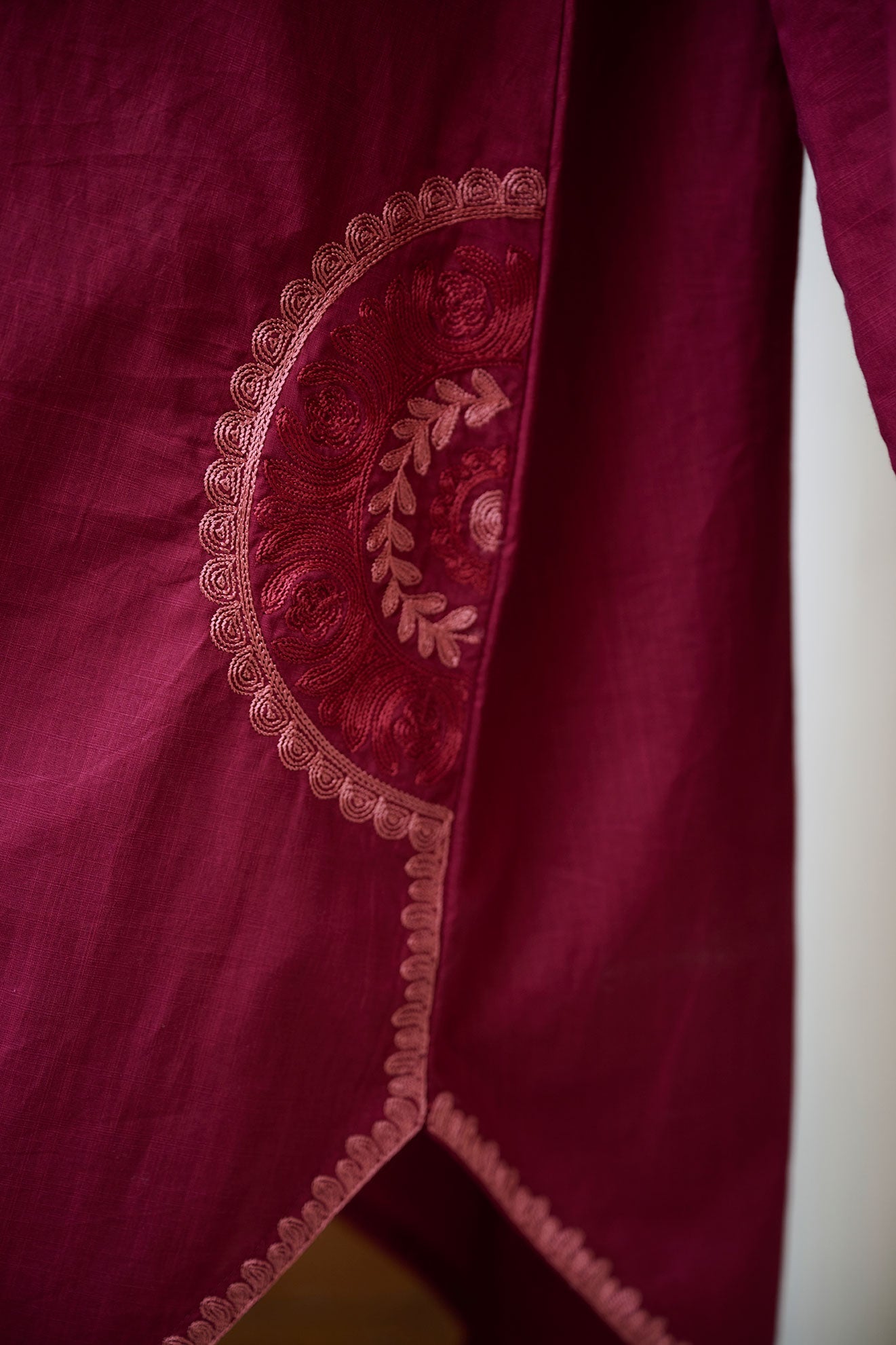 Ss24Dc-2323 Maroon 2Pcs Embroidered Kurta With Trouser