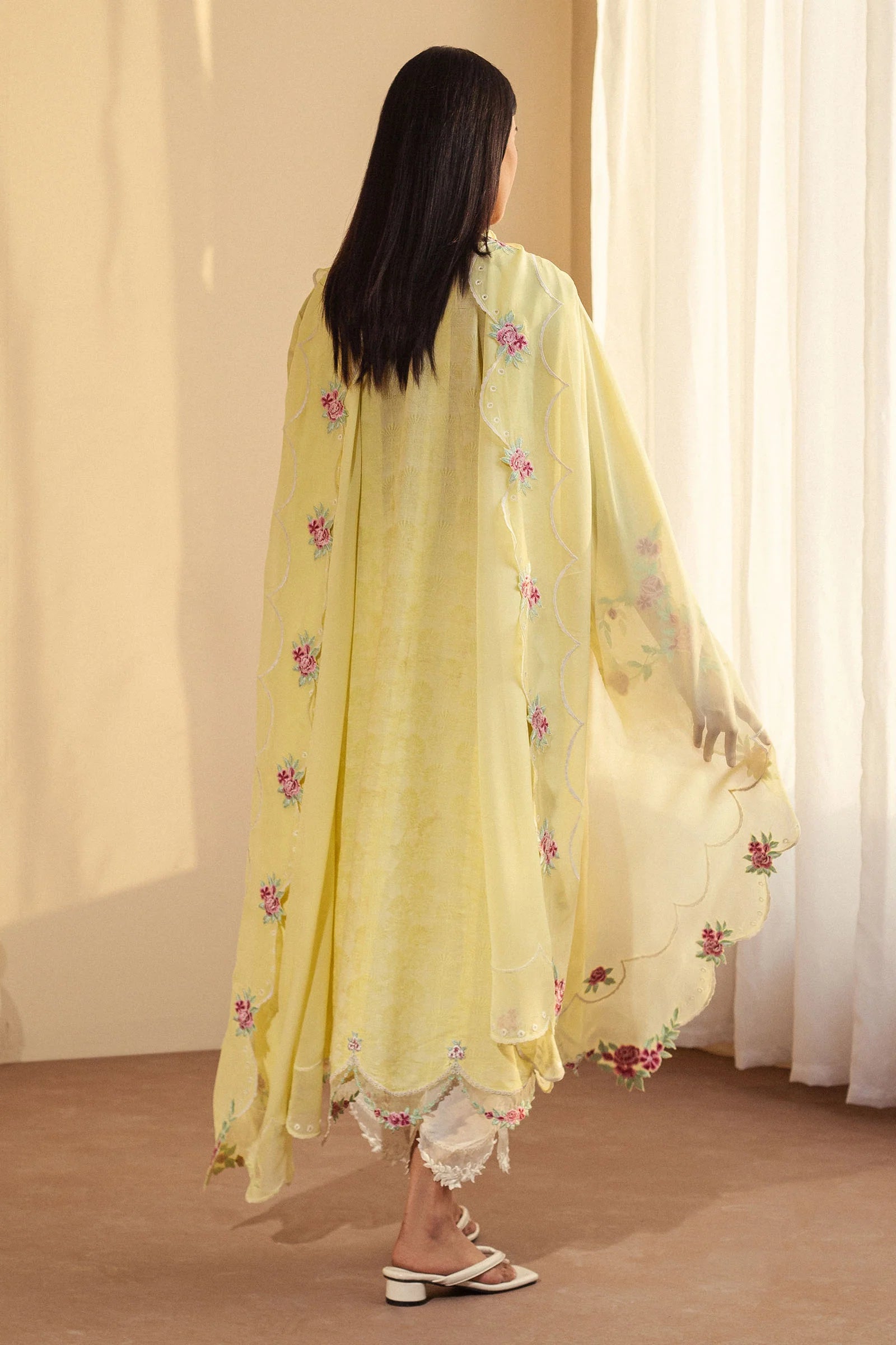 CR25P0266- zara shahjahan-RTS
