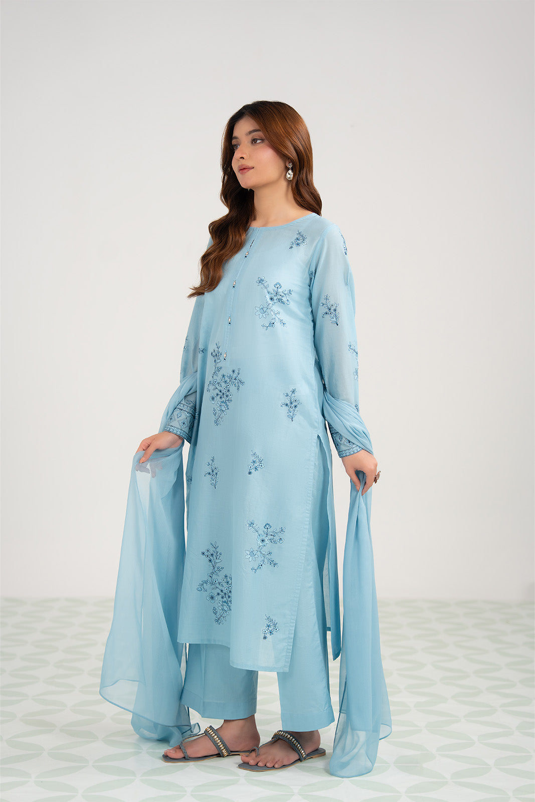 3 Piece Lawn Embroidered Suit (CS0396)
