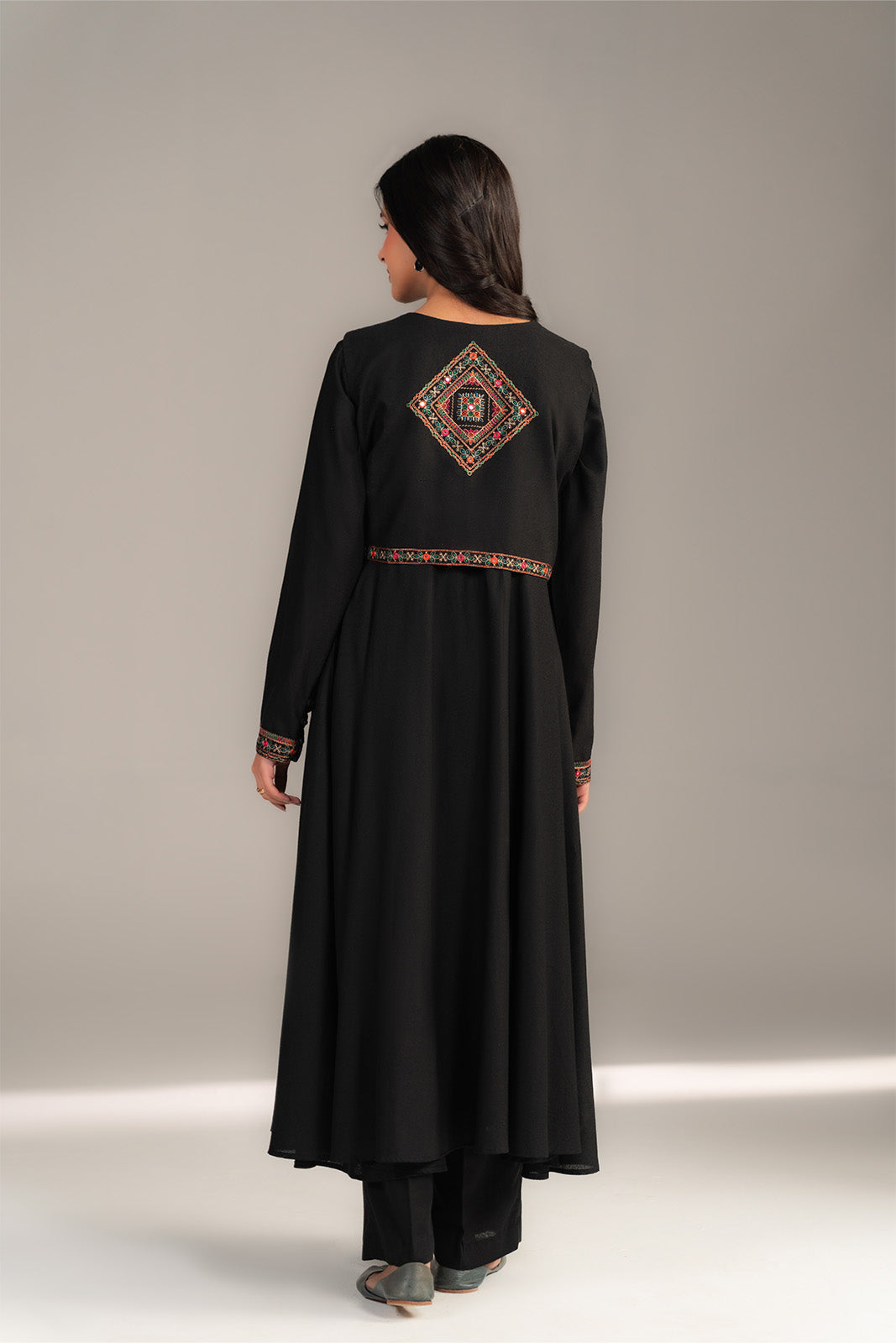 3 Piece Lawn Karandi Embroidered Suit (CS0450)