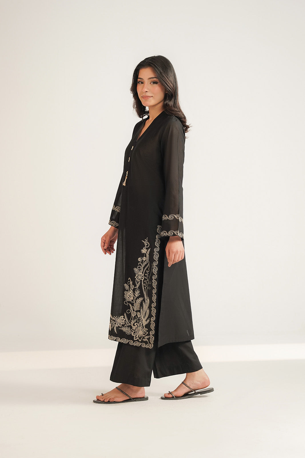 2 Piece Lawn Embroidered Suit (CS0471)