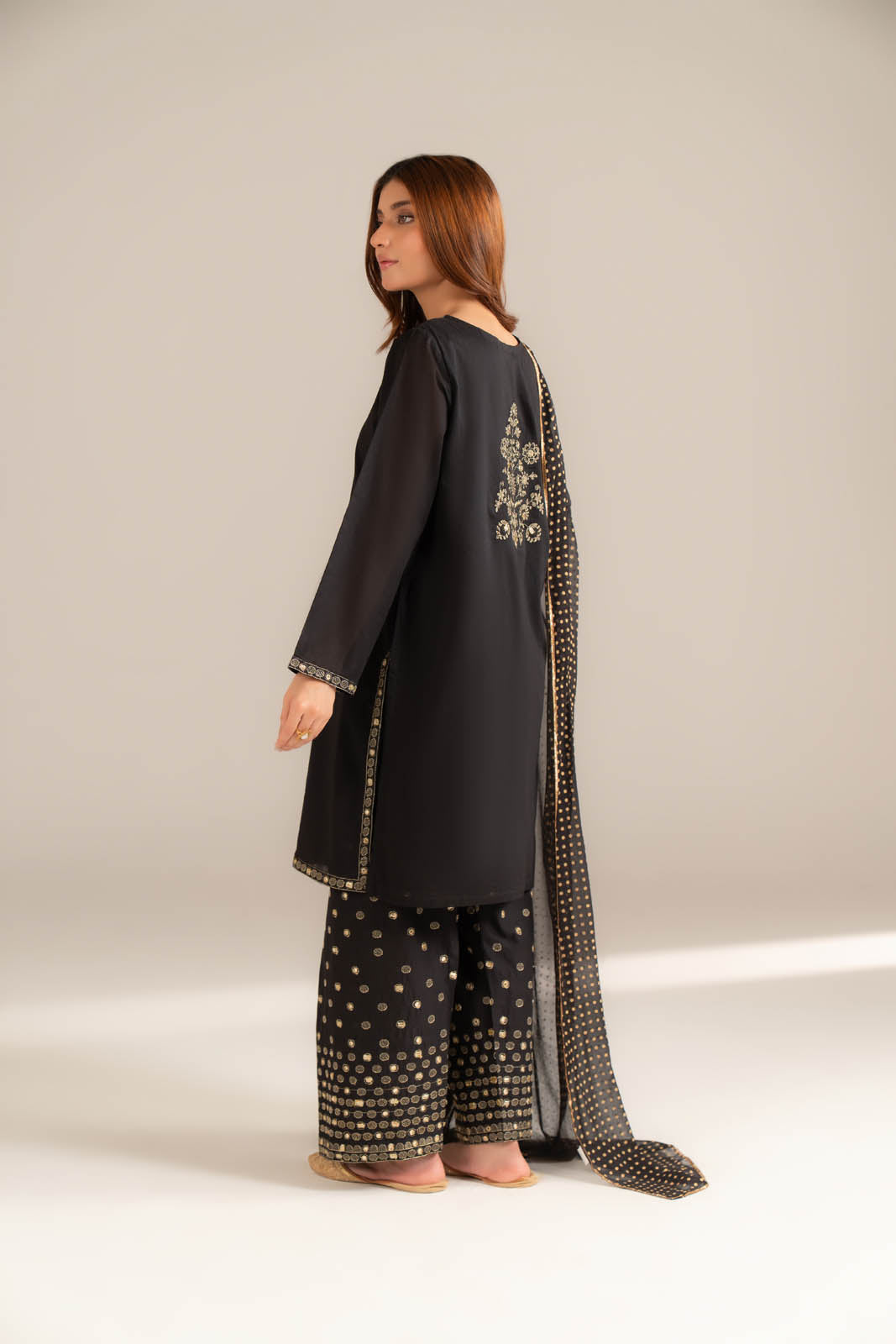 3 Piece Lawn Embroidered Suit (CS0486)