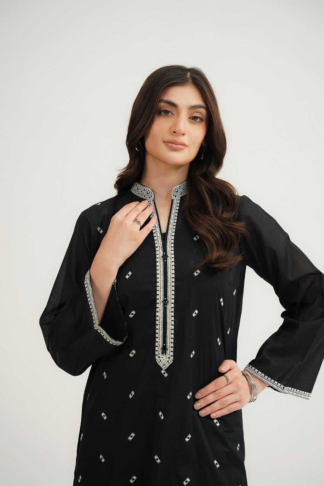 2 Piece Lawn Embroidered Suit (CS0537)