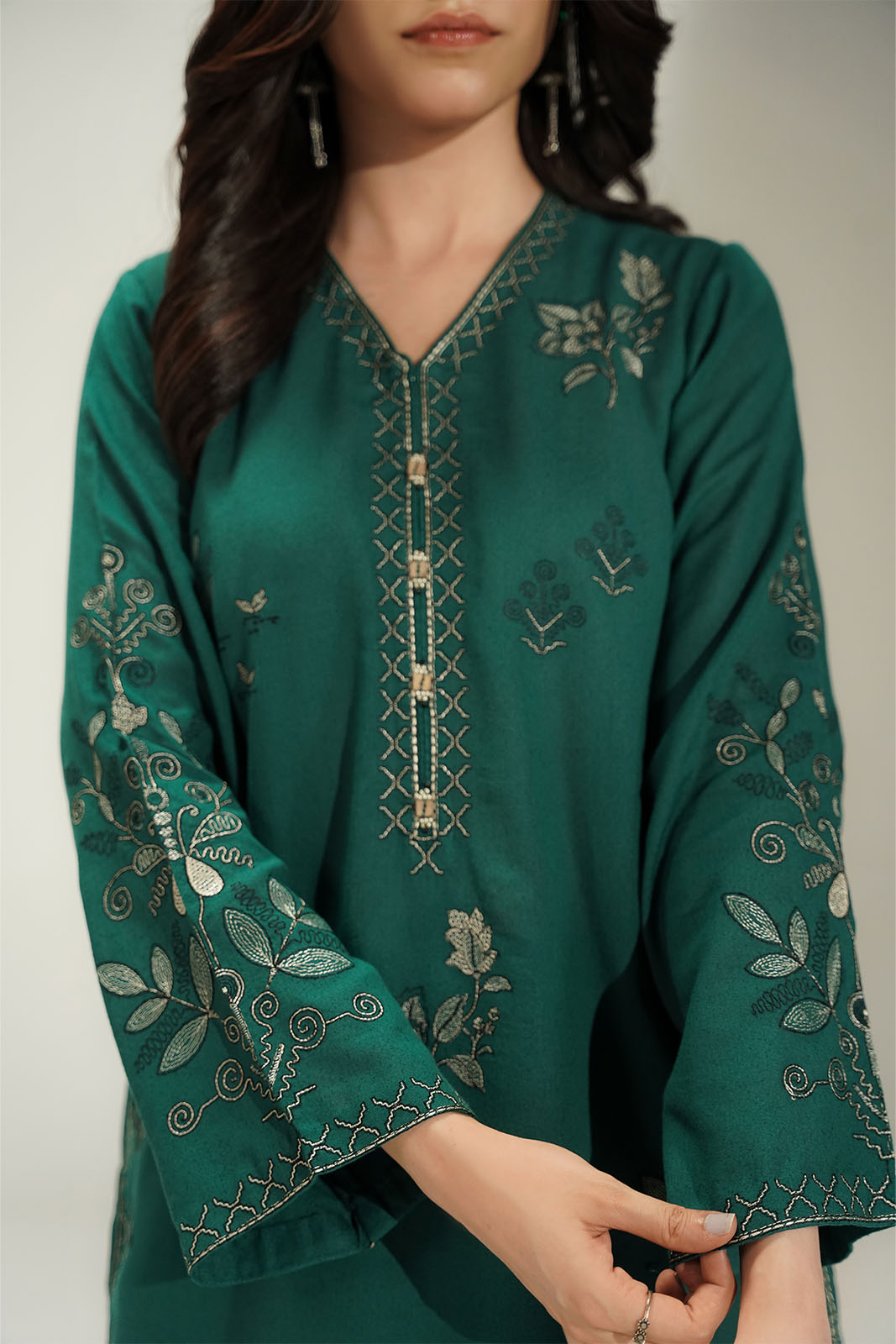 2 Piece Lawn Karandi Embroidered Suit (CS0703)