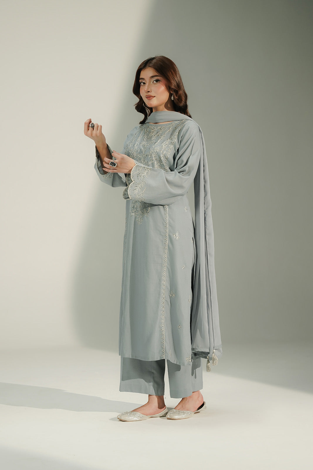 3 Piece Lawn Karandi Embroidered Suit (CS0715)