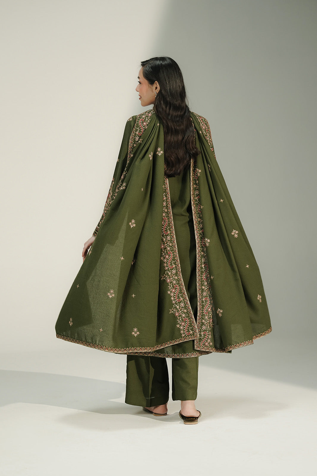 3 Piece Lawn Karandi Embroidered Suit (CS0717)