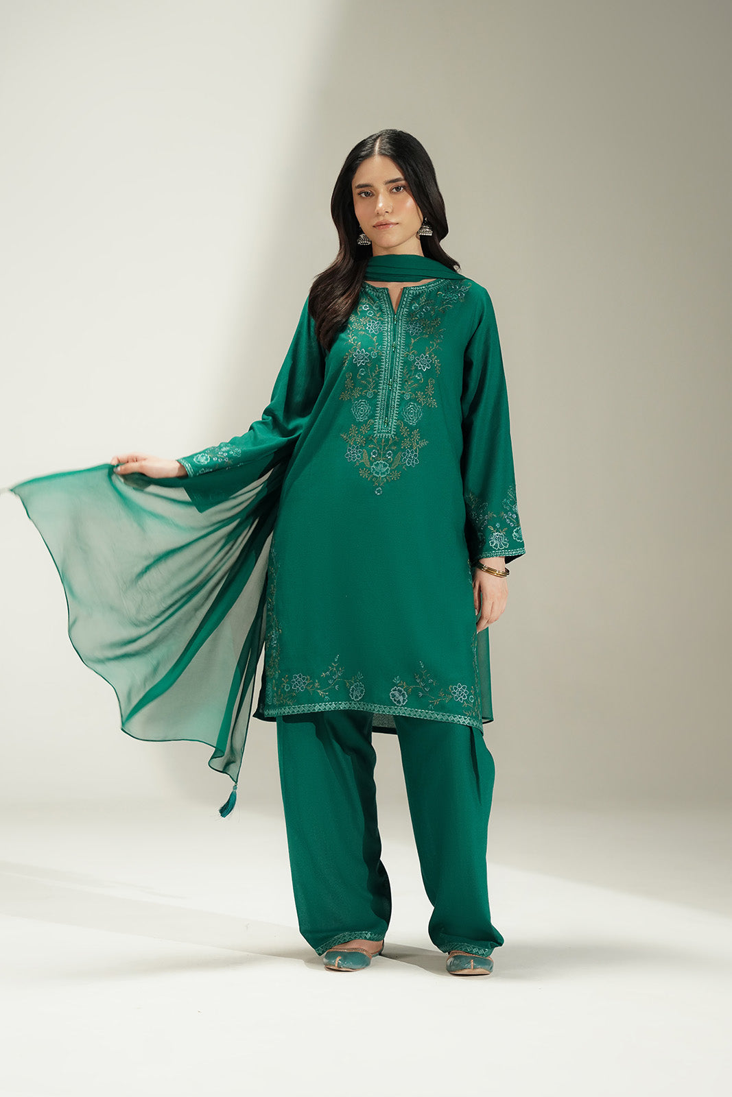 3 Piece Lawn Karandi Embroidered Suit (CS0722)