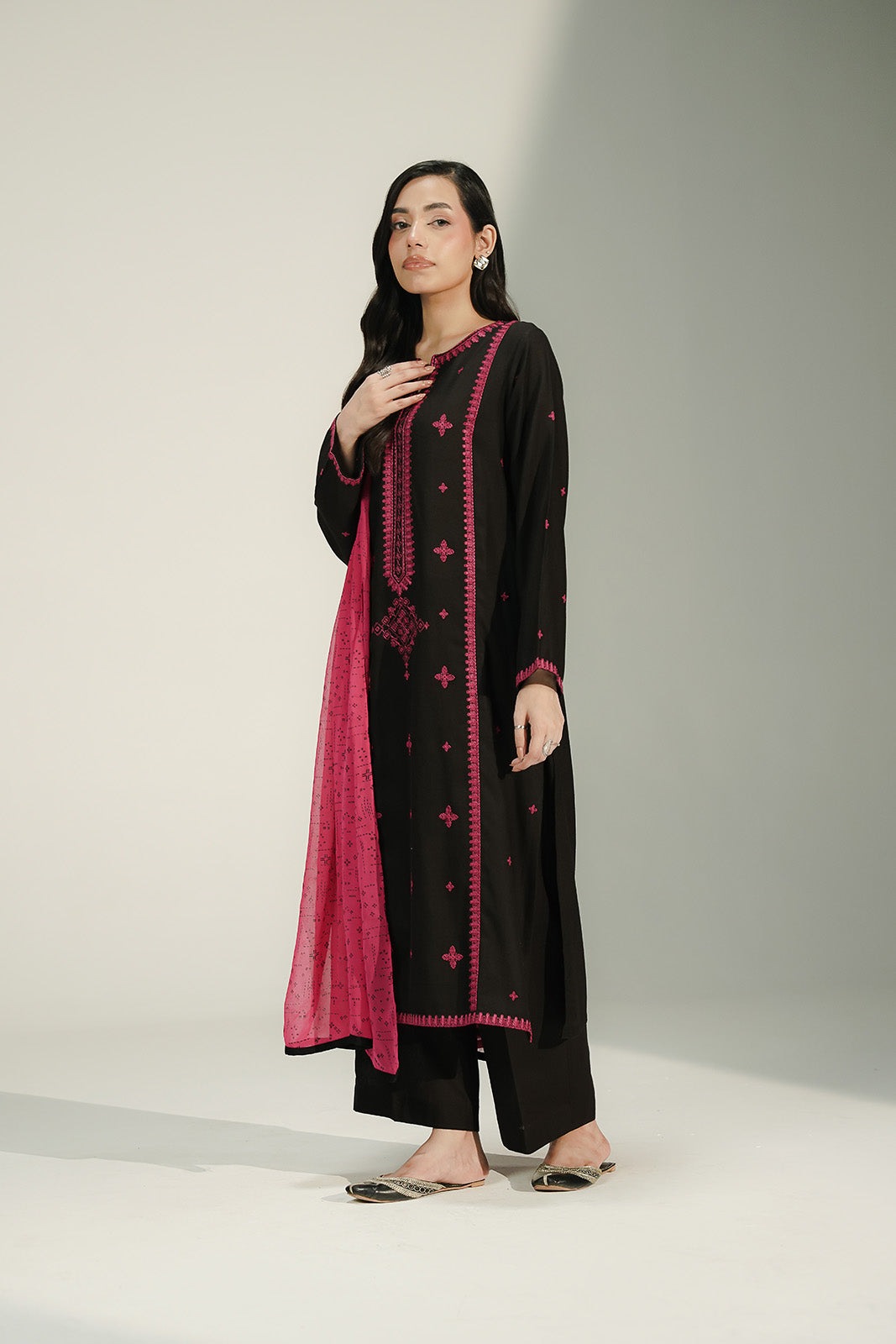 3 Piece Lawn Karandi Embroidered Suit (CS0735)
