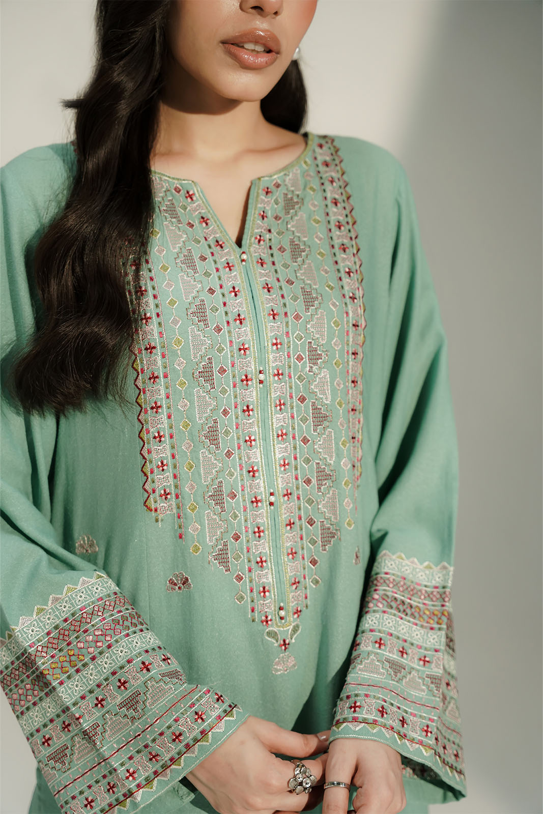 2 Piece Lawn Karandi Embroidered Suit (CS0741)
