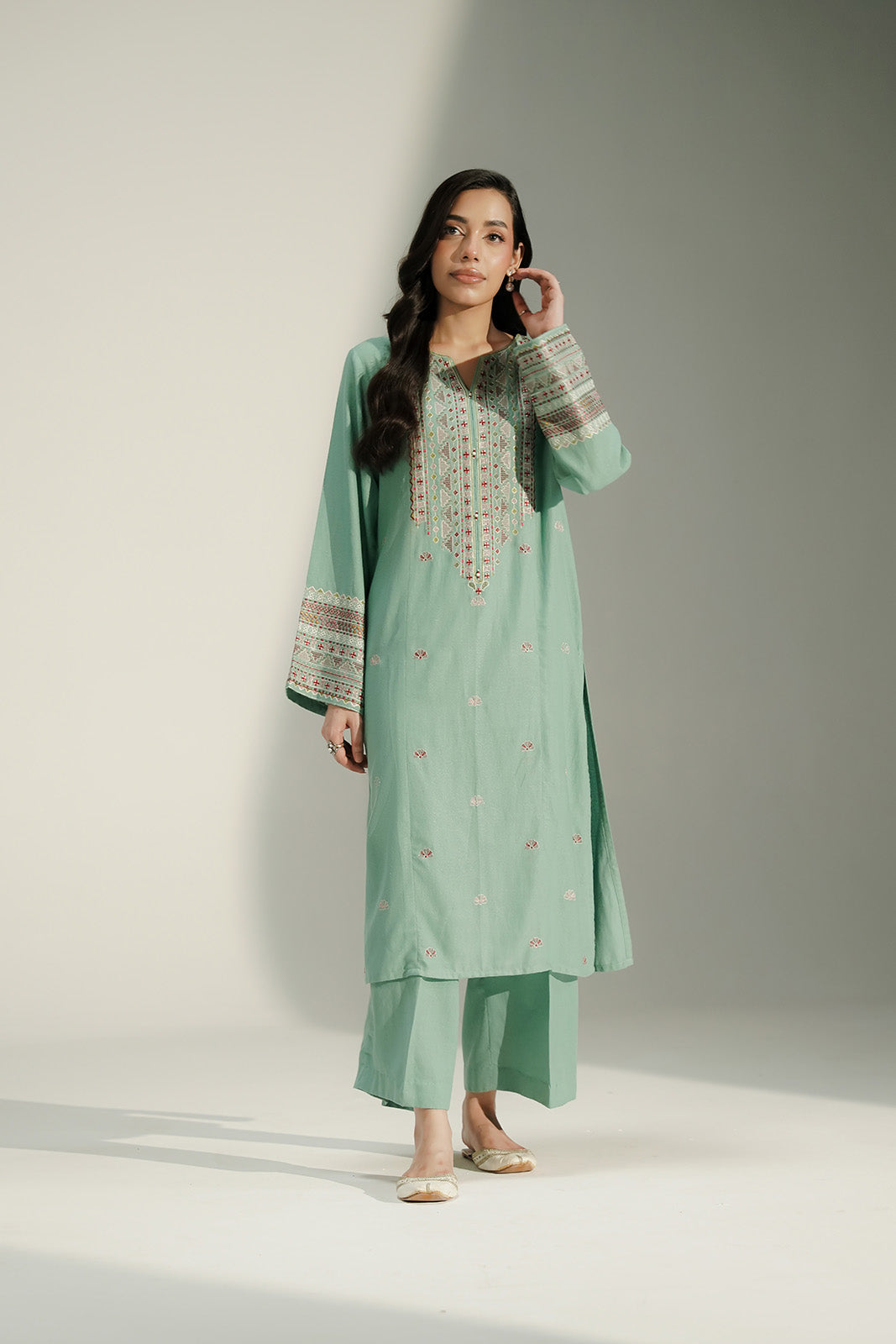2 Piece Lawn Karandi Embroidered Suit (CS0741)