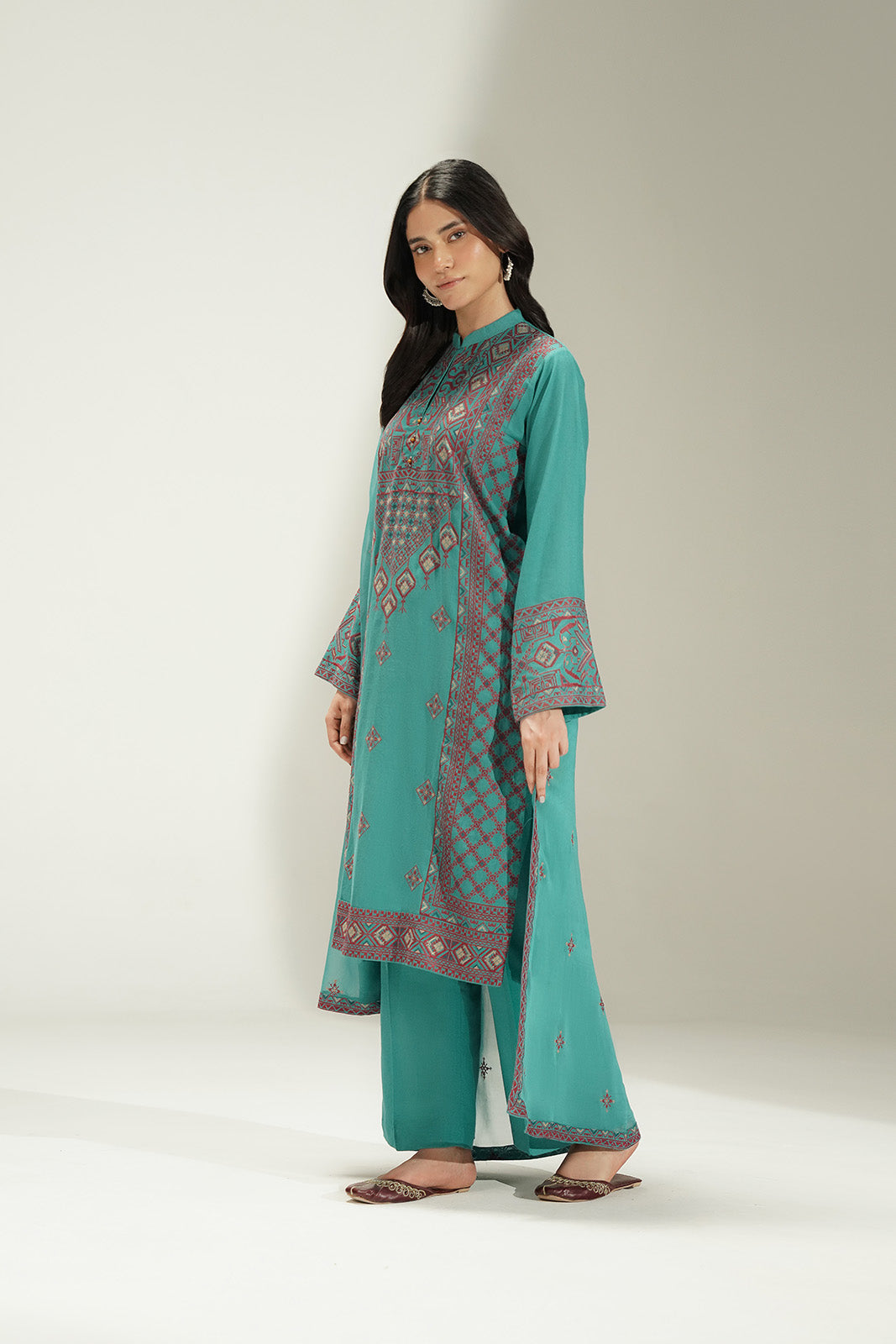 3 Piece Lawn Karandi Embroidered Suit (CS0743)