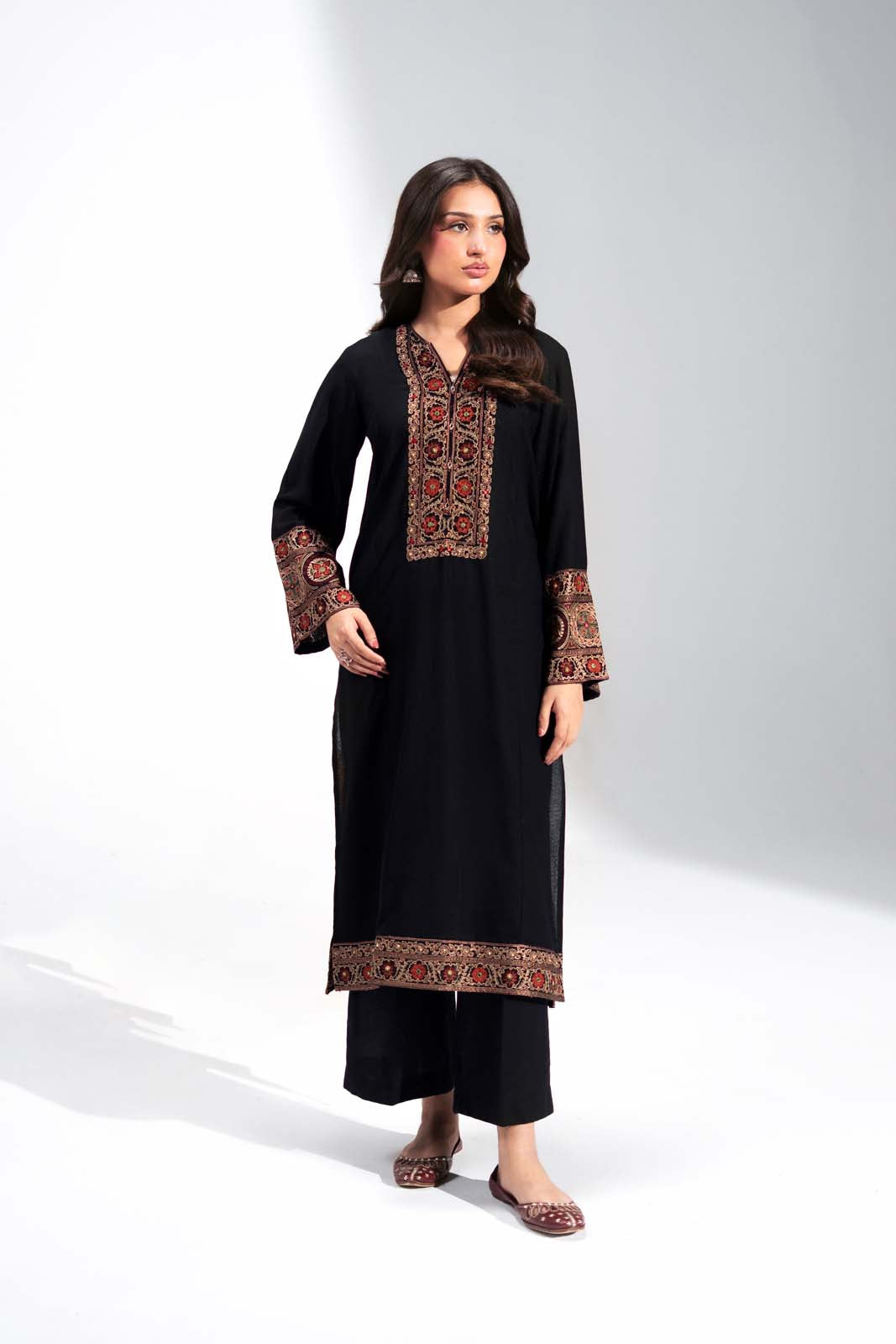 2 Piece Lawn Karandi Embroidered Suit (CS0769)