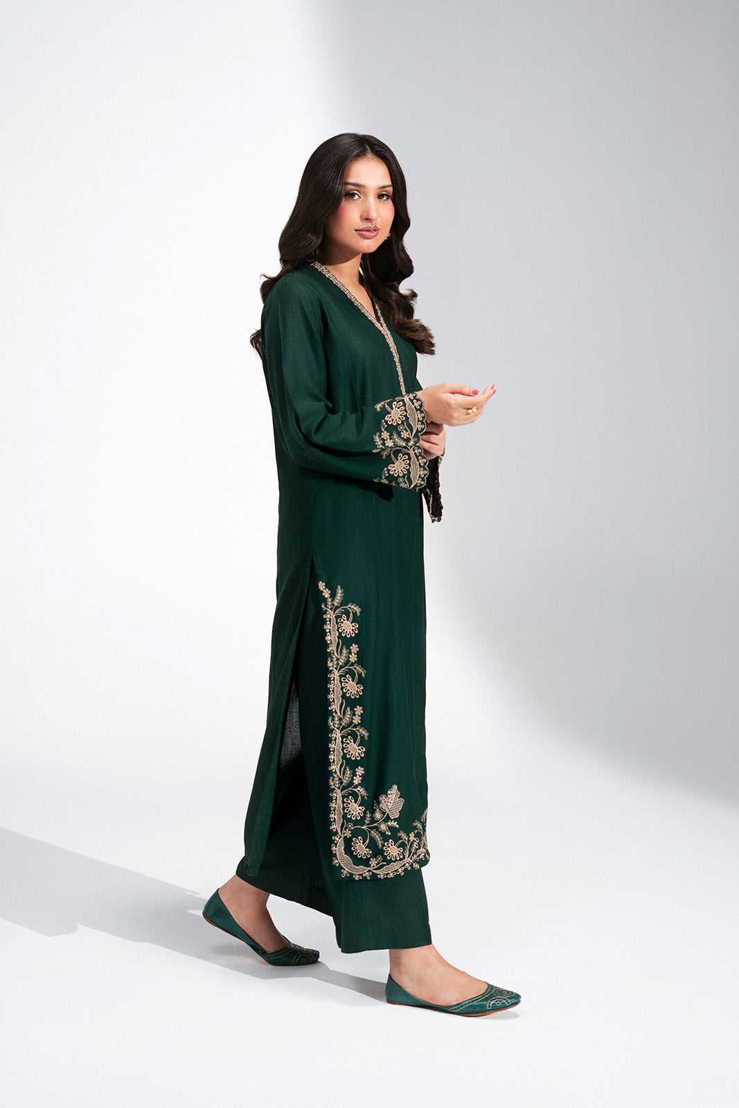 2 Piece Lawn Karandi Embroidered Suit (CS0776)