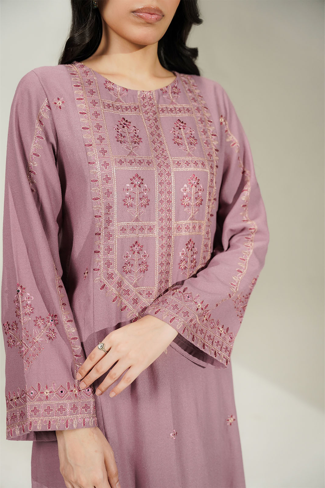 2 Piece Lawn Karandi Embroidered Suit (CS0780)