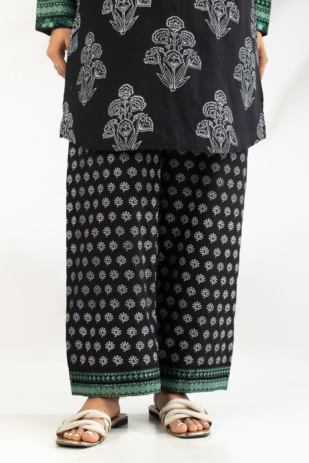 Cambric Block Printed Co-Ord Set With Embroidered