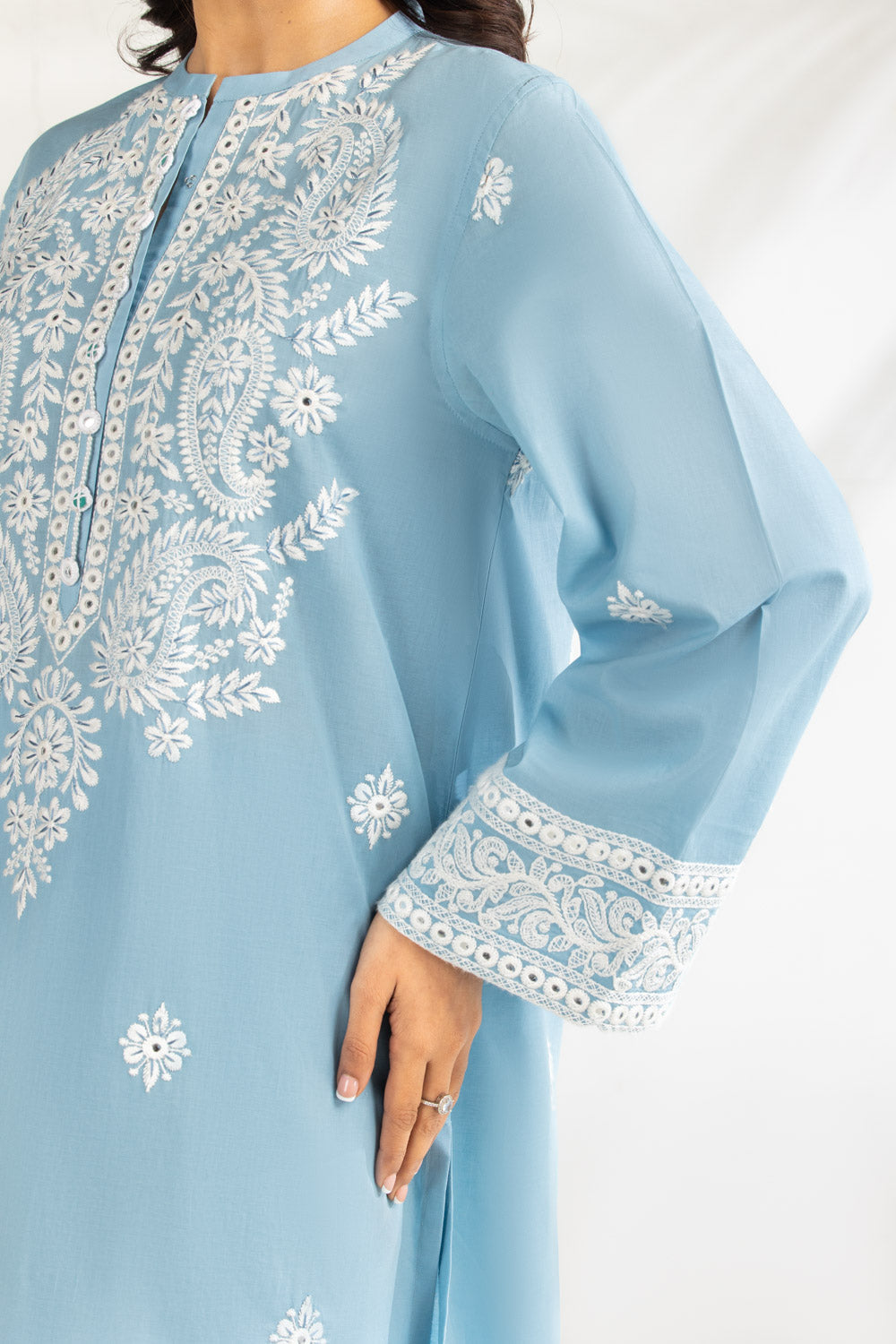 https://cdn.shopify.com/s/files/1/0706/3253/8159/files/CambricEmbroideredCo-OrdSetIPST-77485_sleeve.jpg?v=1770706863