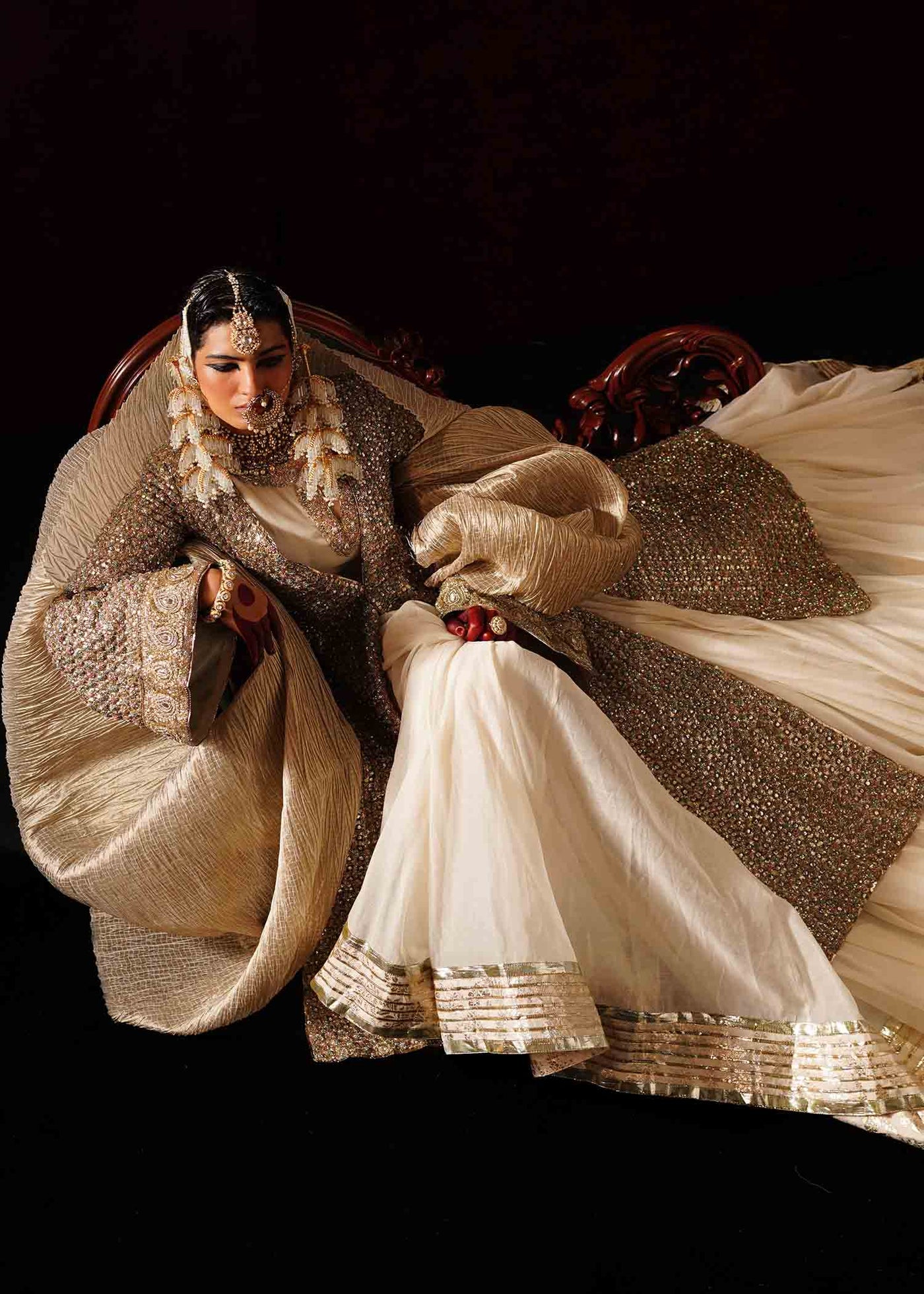 https://cdn.shopify.com/s/files/1/0016/9476/1035/files/Chandani_3.jpg?v=1702277392