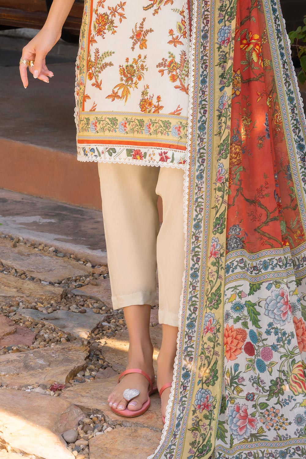 3 Piece Printed Lawn Suit With Chiffon Dupatta