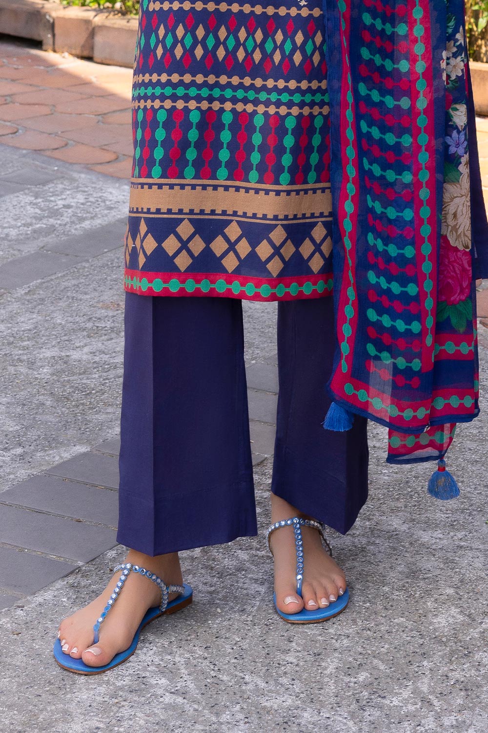 3 Piece Printed Lawn Suit With Chiffon Dupatta