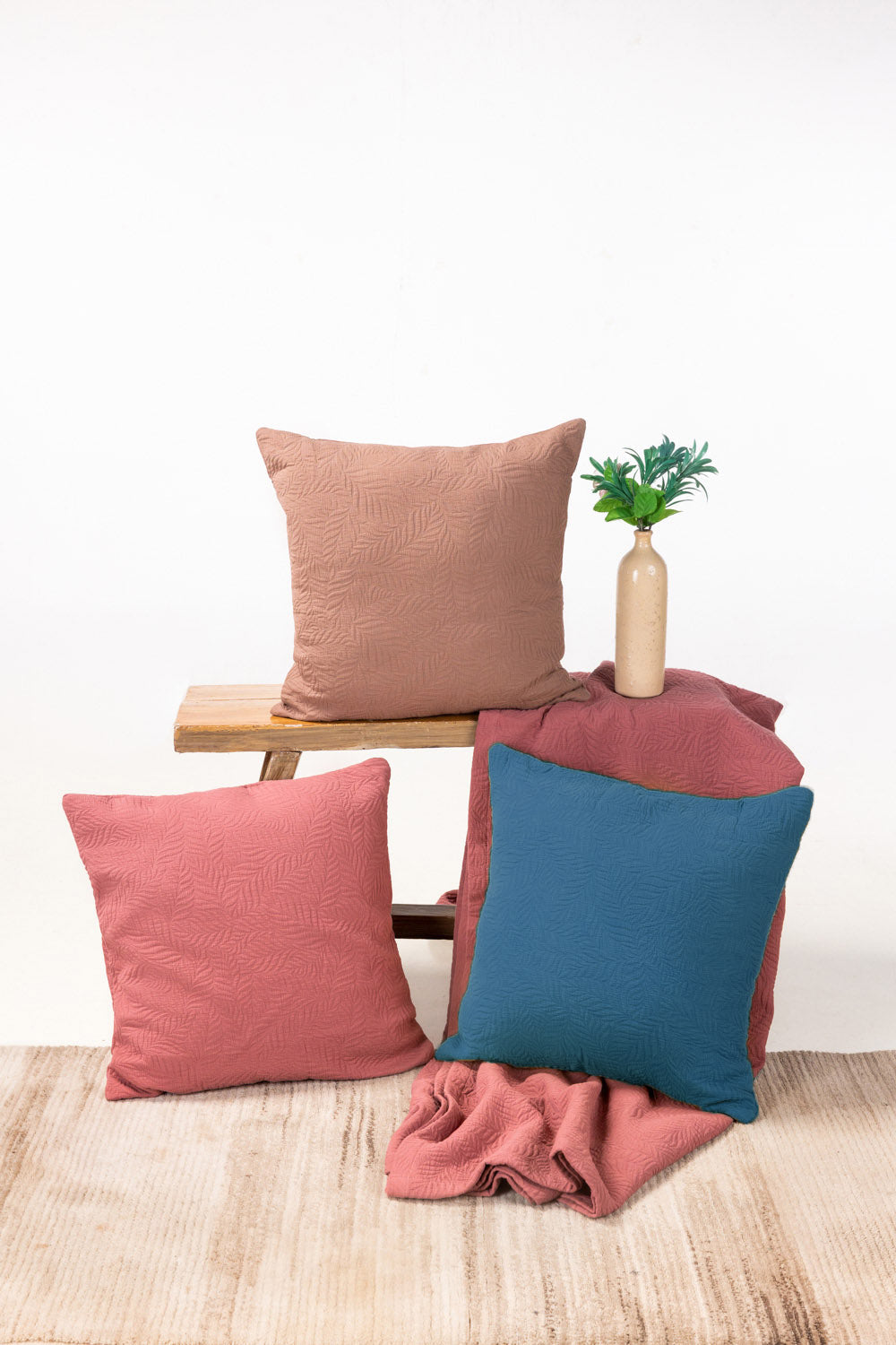 https://cdn.shopify.com/s/files/1/0706/3253/8159/files/CoastalMatelassecushion_4.jpg?v=1761120996
