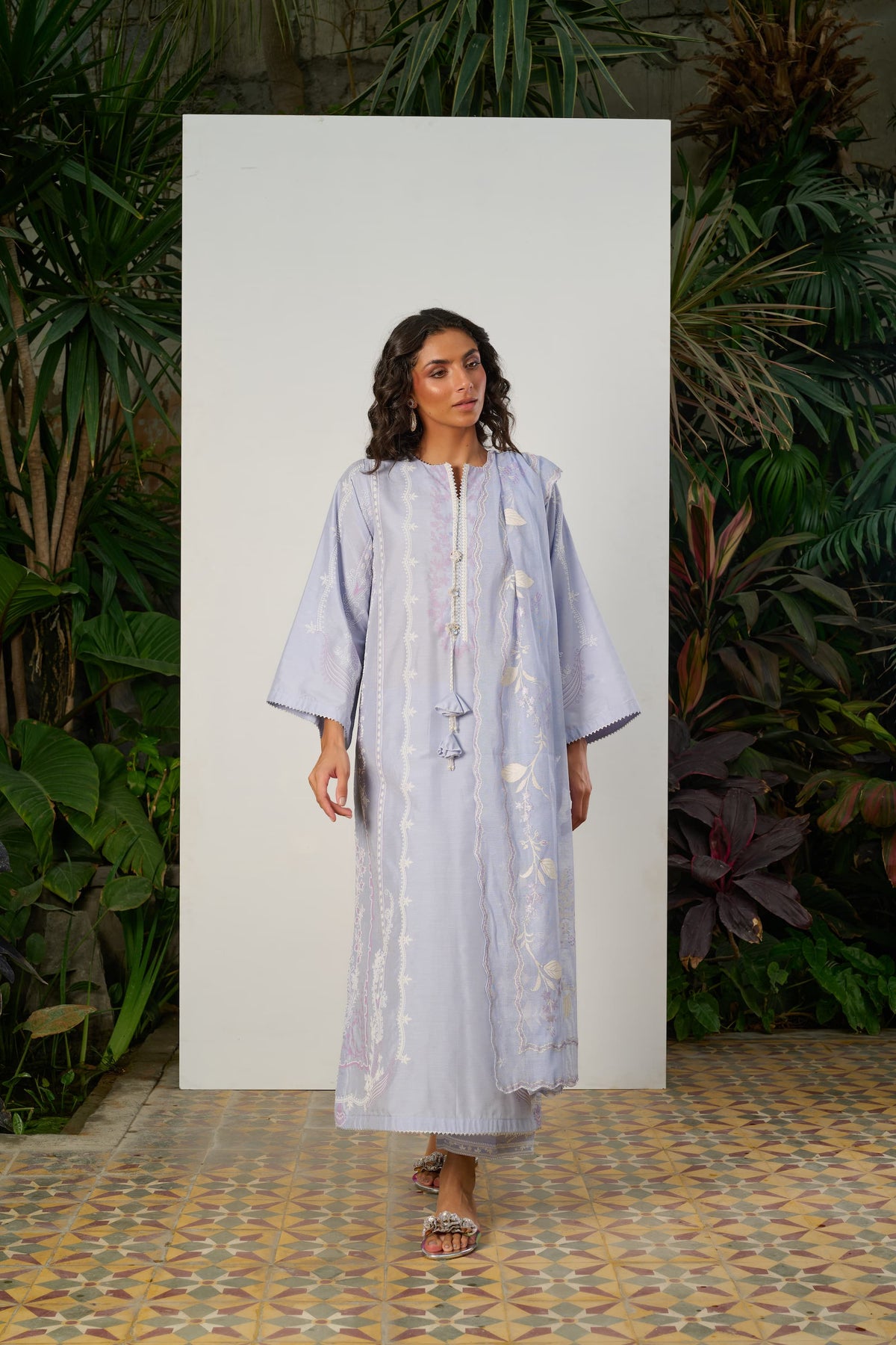 Nael 2-Piece
