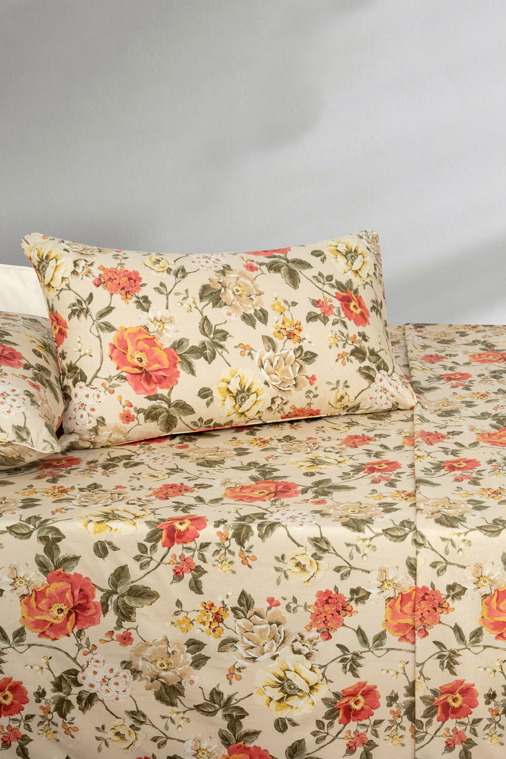 https://cdn.shopify.com/s/files/1/0706/3253/8159/files/CoralFloralSheetset002.jpg?v=1760636626