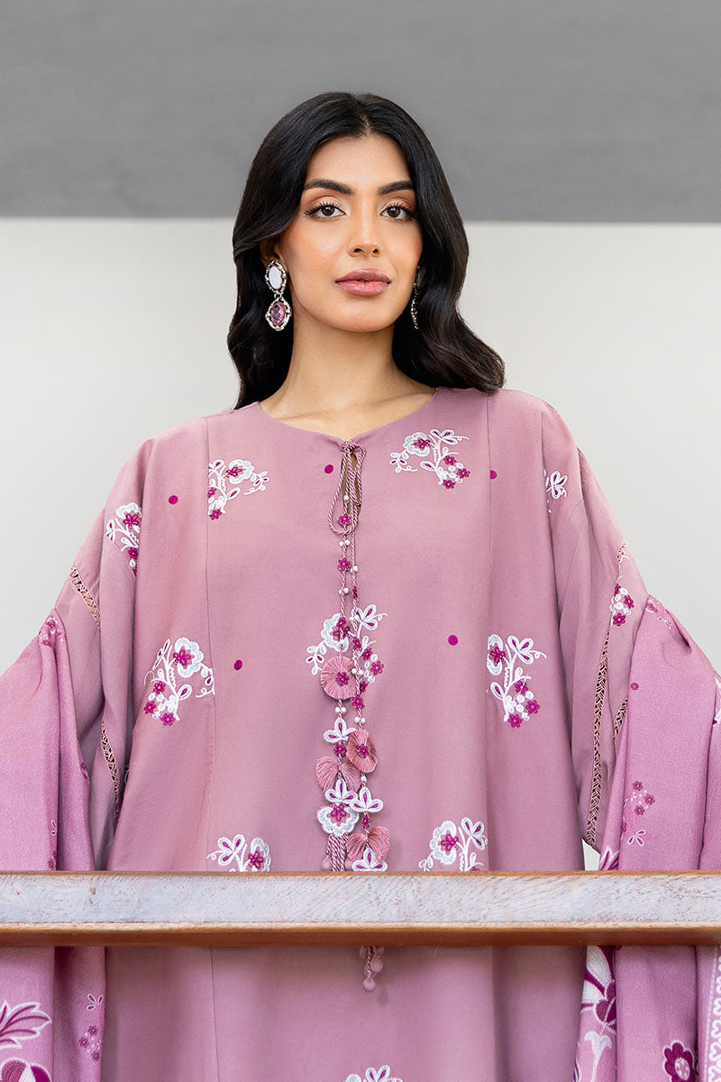 https://cdn.shopify.com/s/files/1/0178/4492/8612/files/CottonSatin_0001_7I0A6121.jpg?v=1757759389