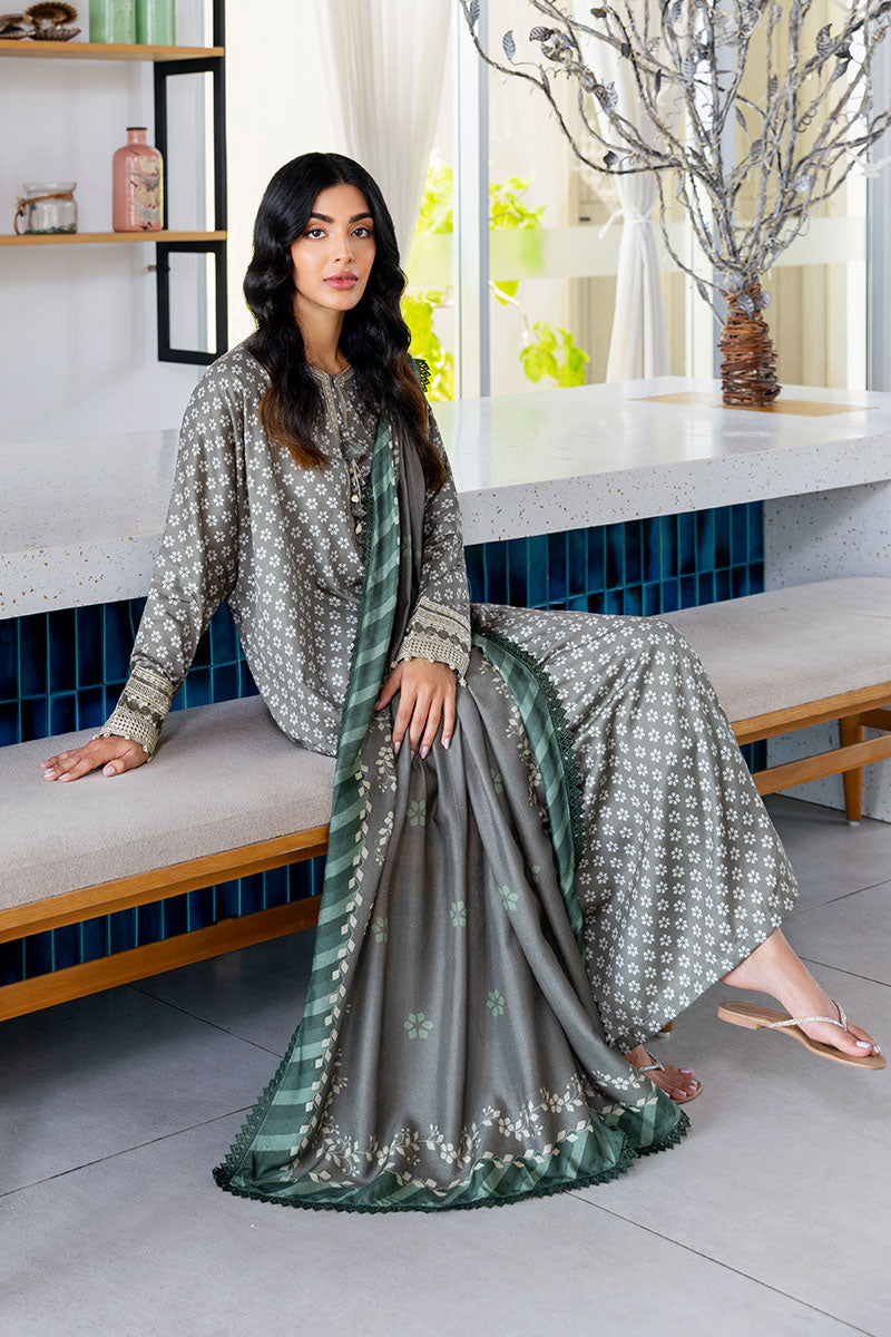 https://cdn.shopify.com/s/files/1/0178/4492/8612/files/CottonSatin_0002_7I0A6420.jpg?v=1757760007