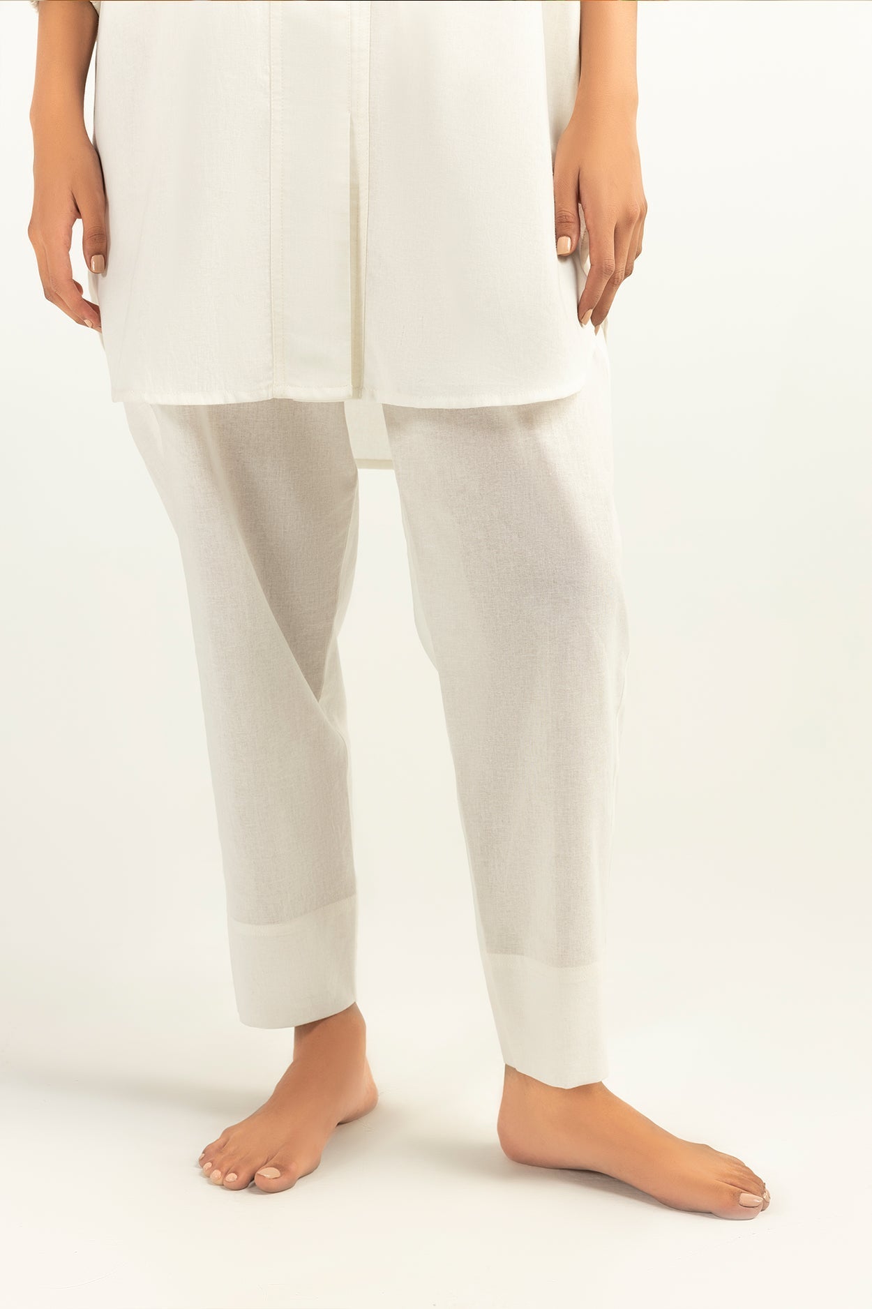 https://cdn.shopify.com/s/files/1/0663/9616/0233/files/CrispLinen_4_d6908131-76d2-4d53-bf66-059f0ed21ddf.jpg?v=1755801101