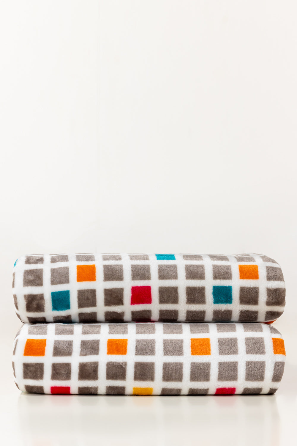 https://cdn.shopify.com/s/files/1/0706/3253/8159/files/CubeSinglePlyPrintedFleeceThrow_3.jpg?v=1763480824