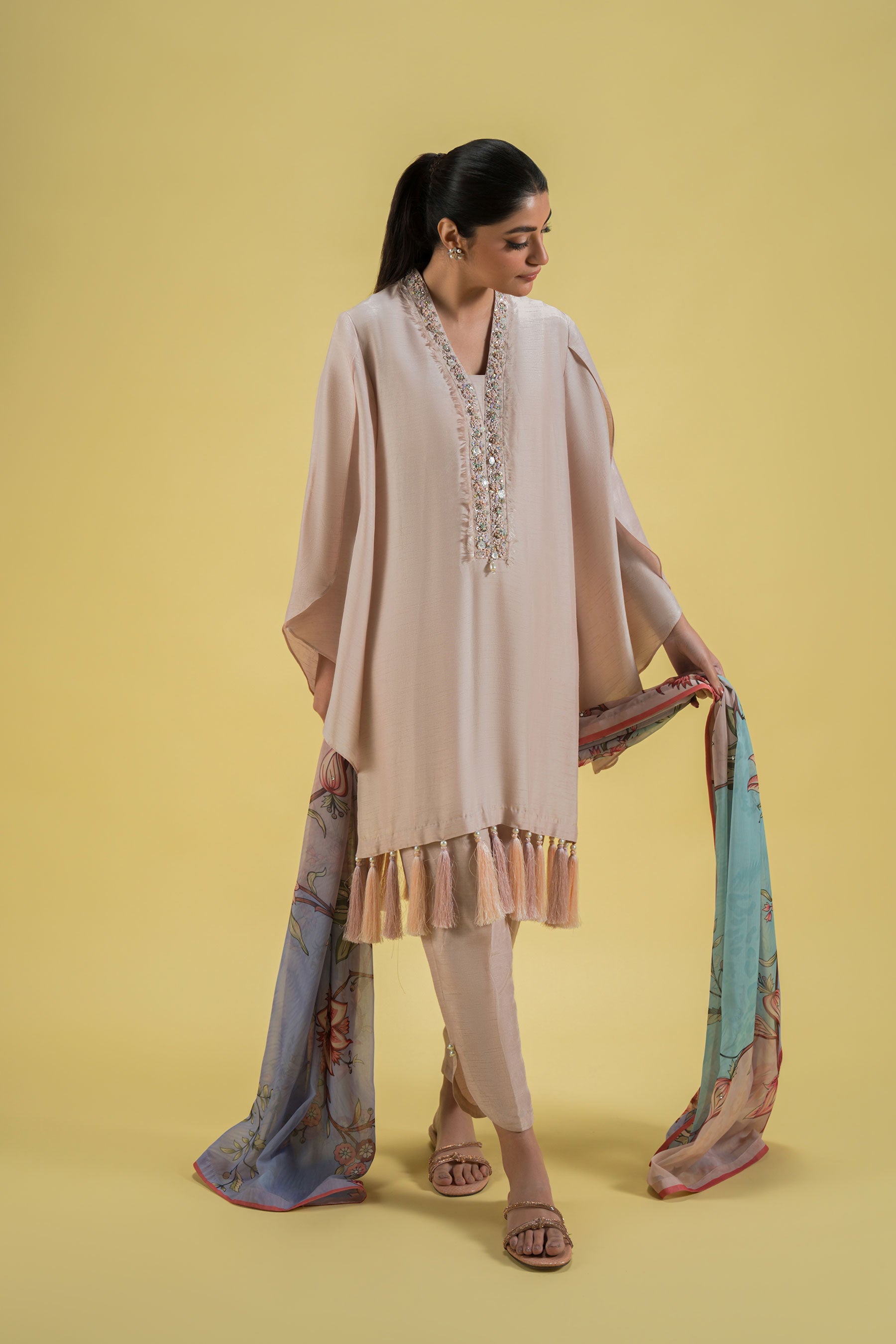 Flowy Charm (D-01)