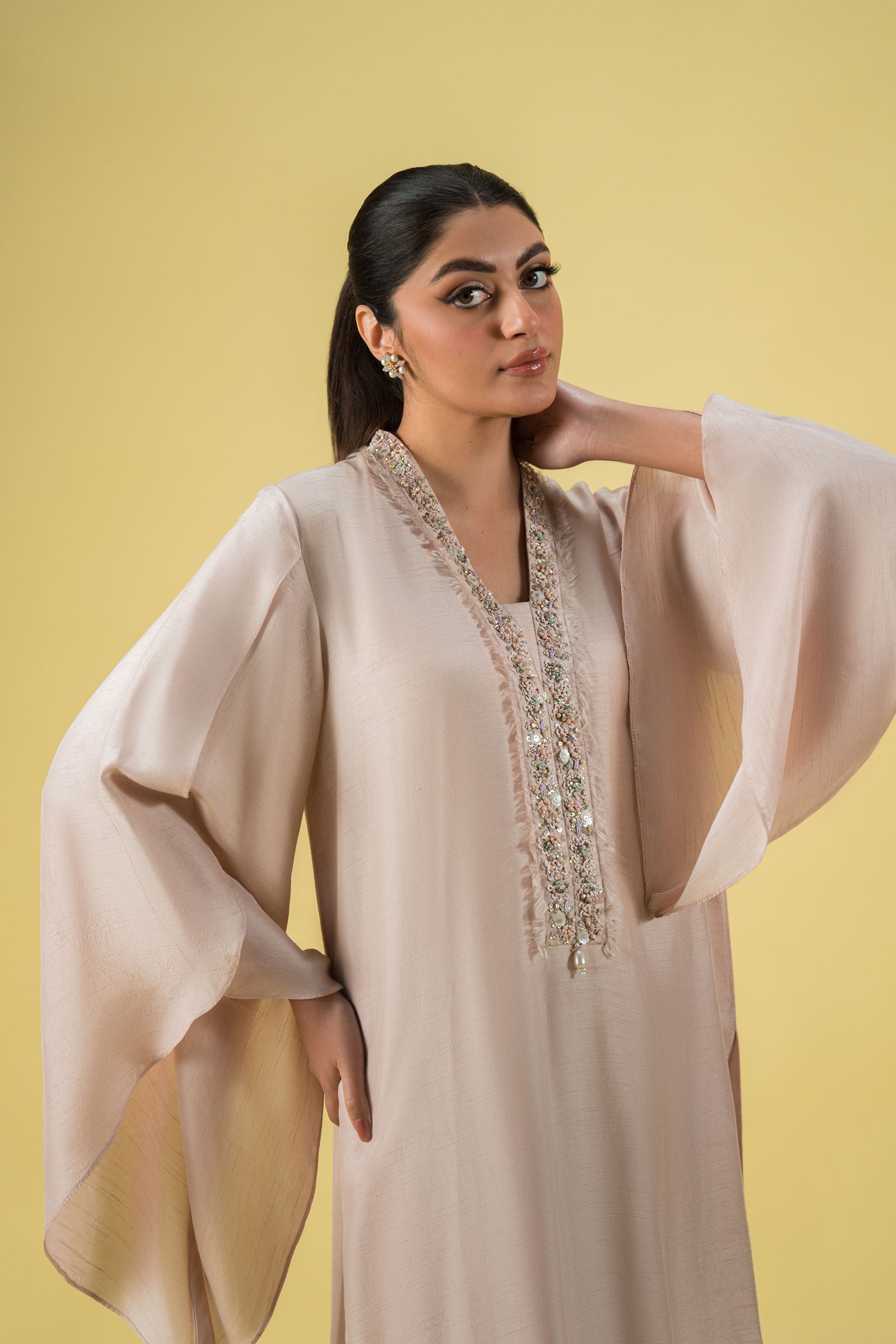Flowy Charm (D-01)