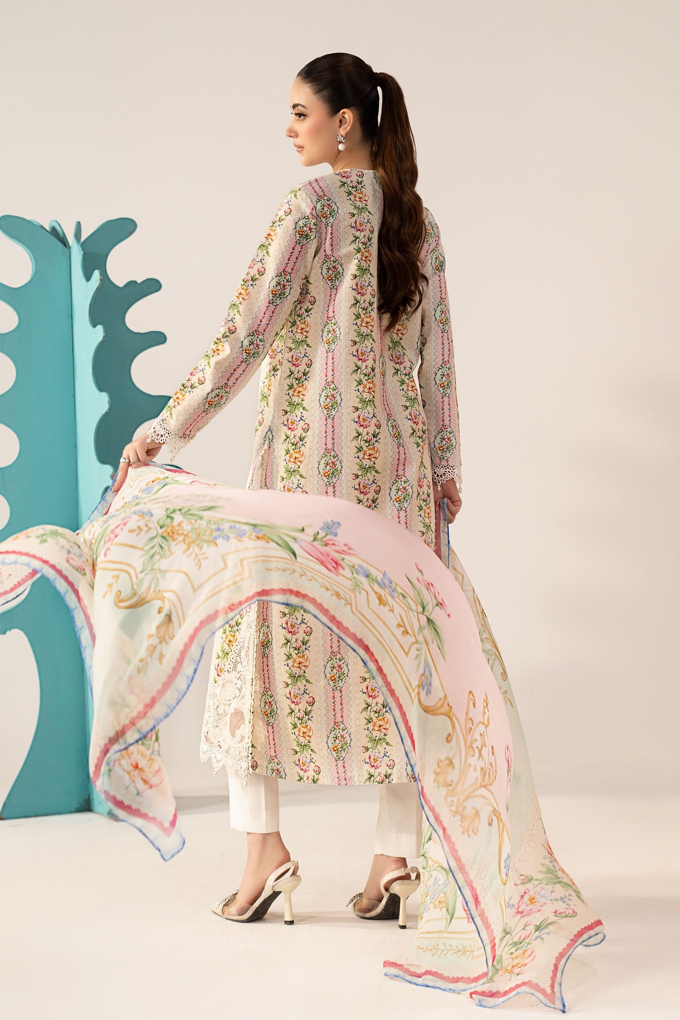 3 Piece Embroidered Lawn Suit